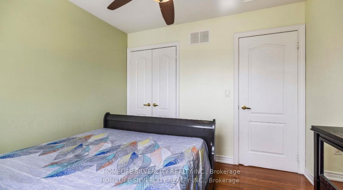Photo 19 of 25 Oakmeadow Drive, Brampton, Fletcher's Meadow — HOMEH