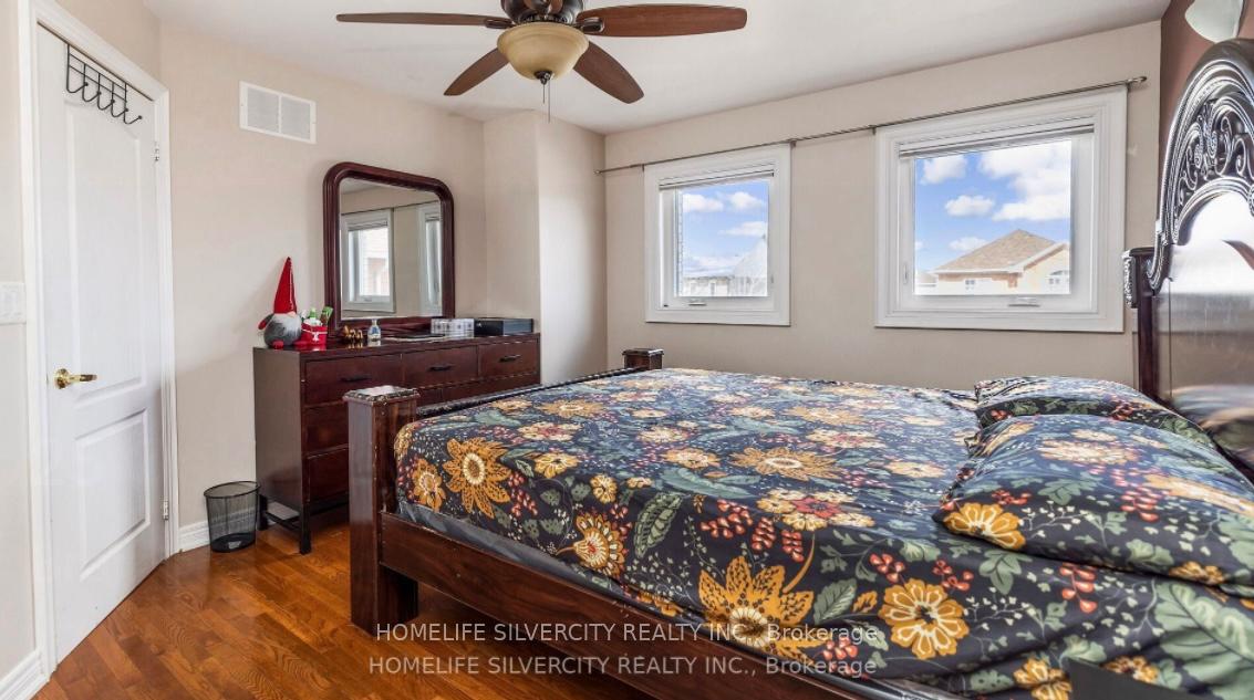 Photo 23 of 25 Oakmeadow Drive, Brampton, Fletcher's Meadow — HOMEH