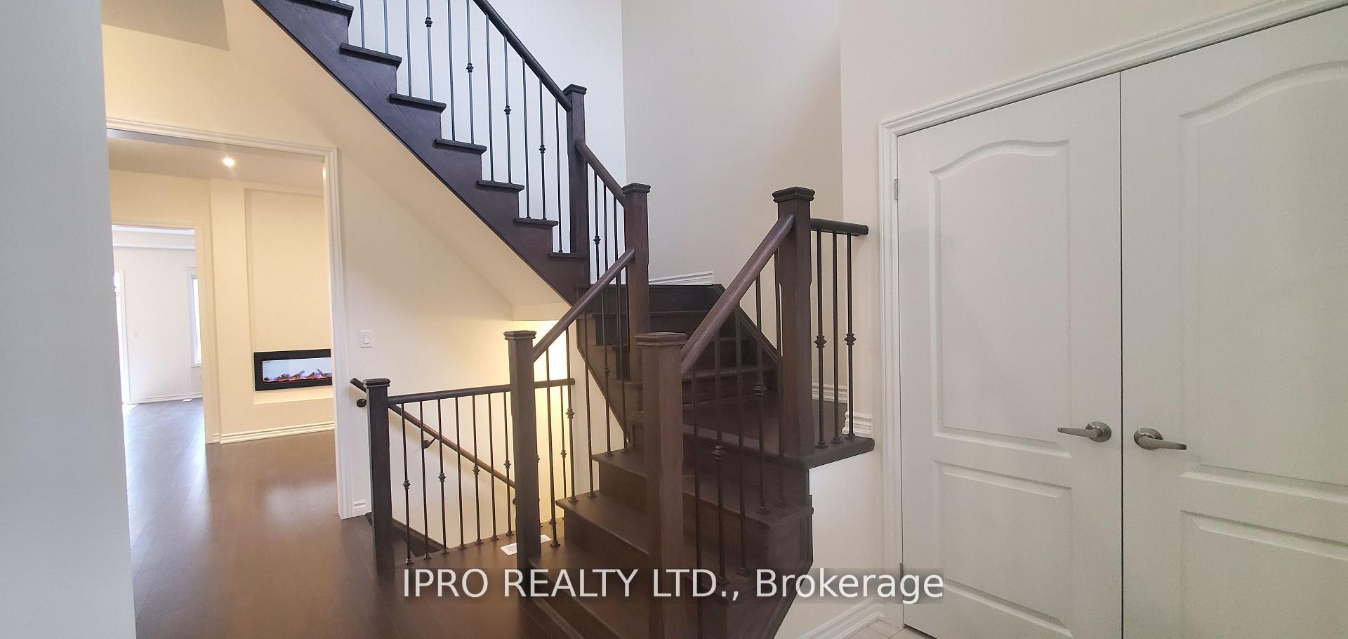 Photo 4 of 10 Northern Breeze Crescent, Whitby, Rolling Acres — HOMEH