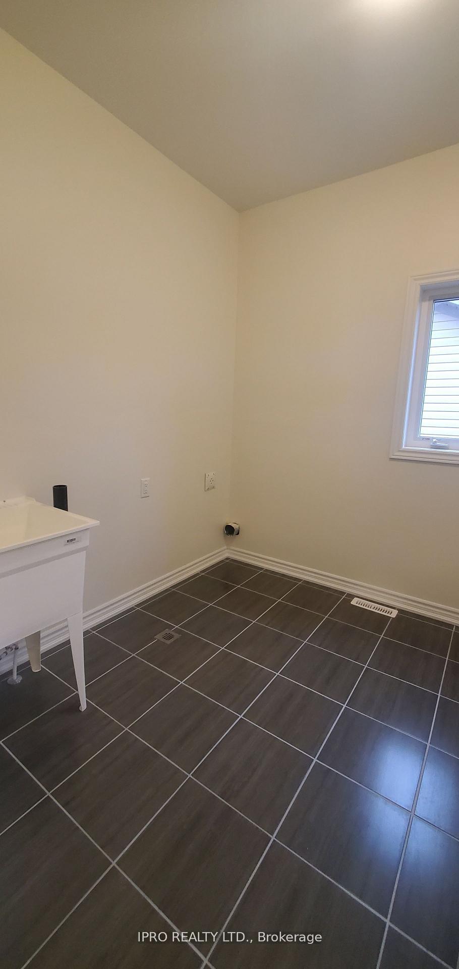Photo 25 of 10 Northern Breeze Crescent, Whitby, Rolling Acres — HOMEH