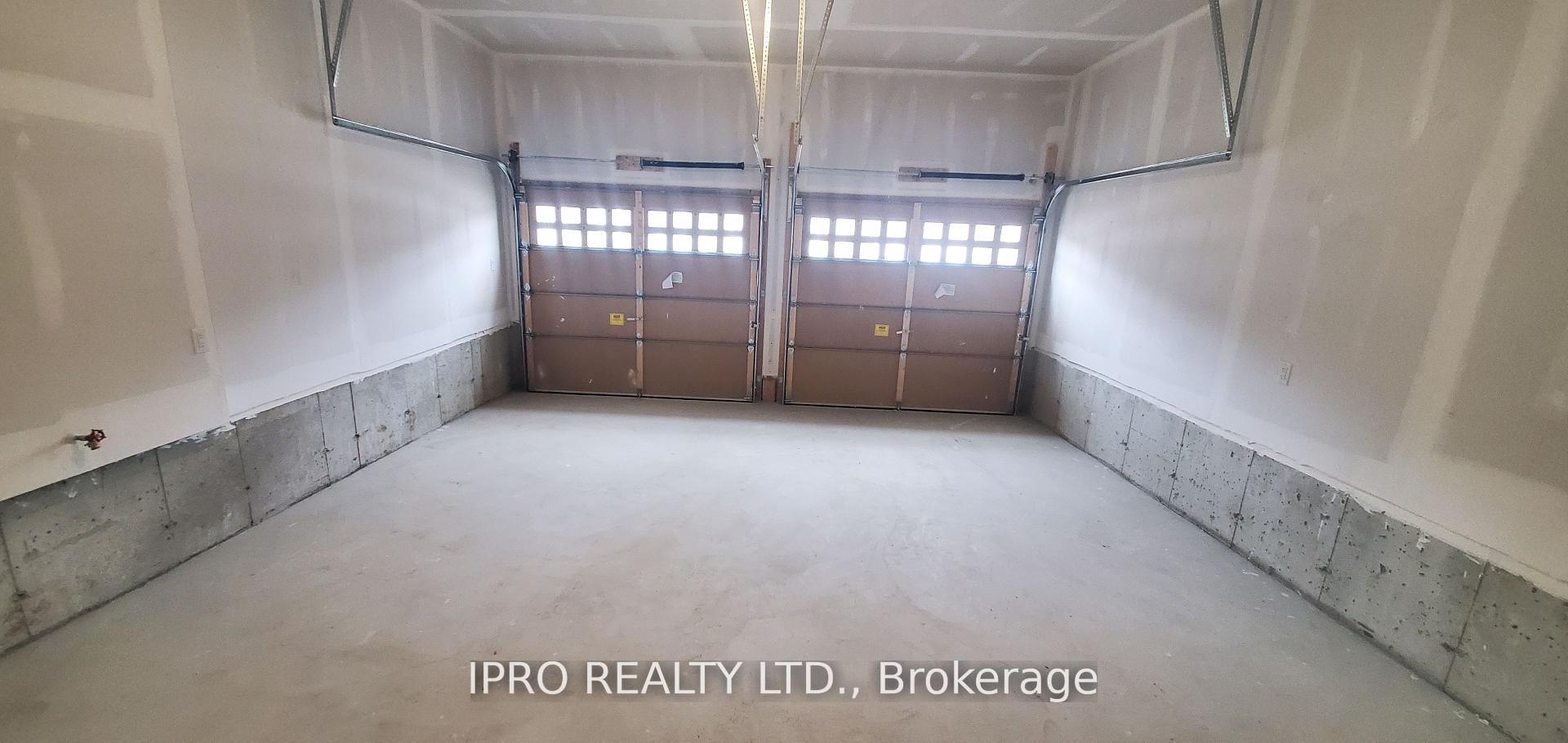 Photo 29 of 10 Northern Breeze Crescent, Whitby, Rolling Acres — HOMEH