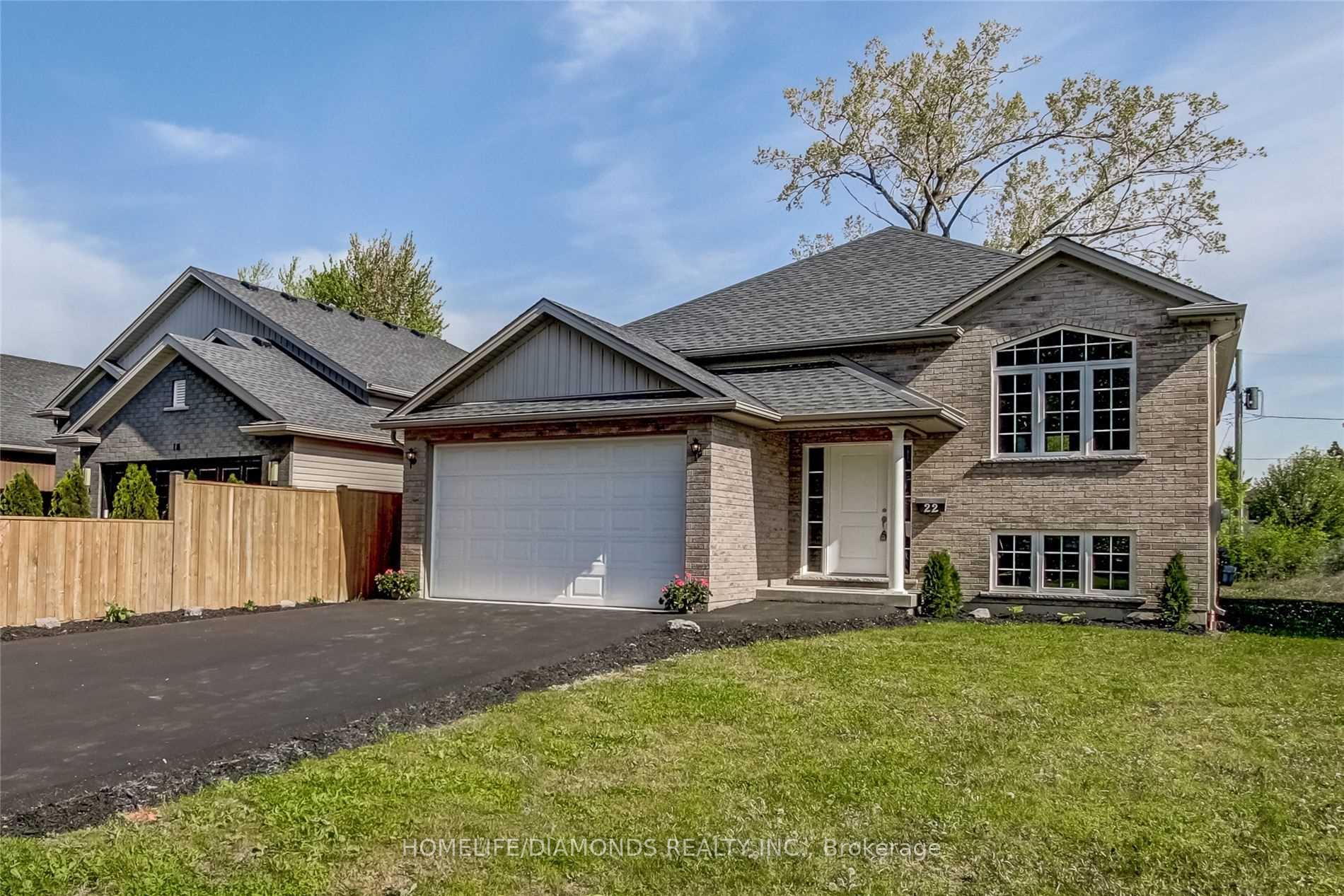 Photo 3 of 22 Trent Avenue, Welland, N. Welland — HOMEH