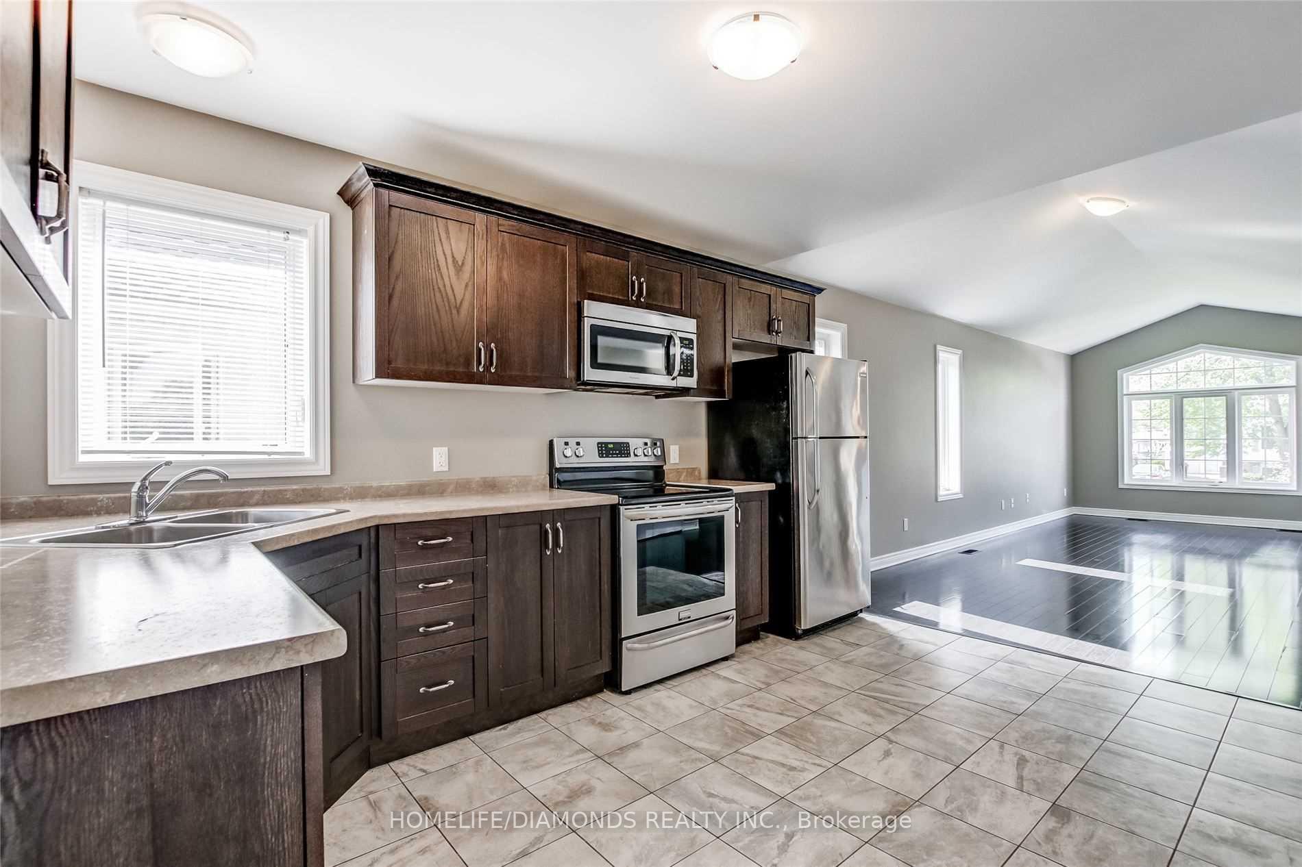 Photo 8 of 22 Trent Avenue, Welland, N. Welland — HOMEH