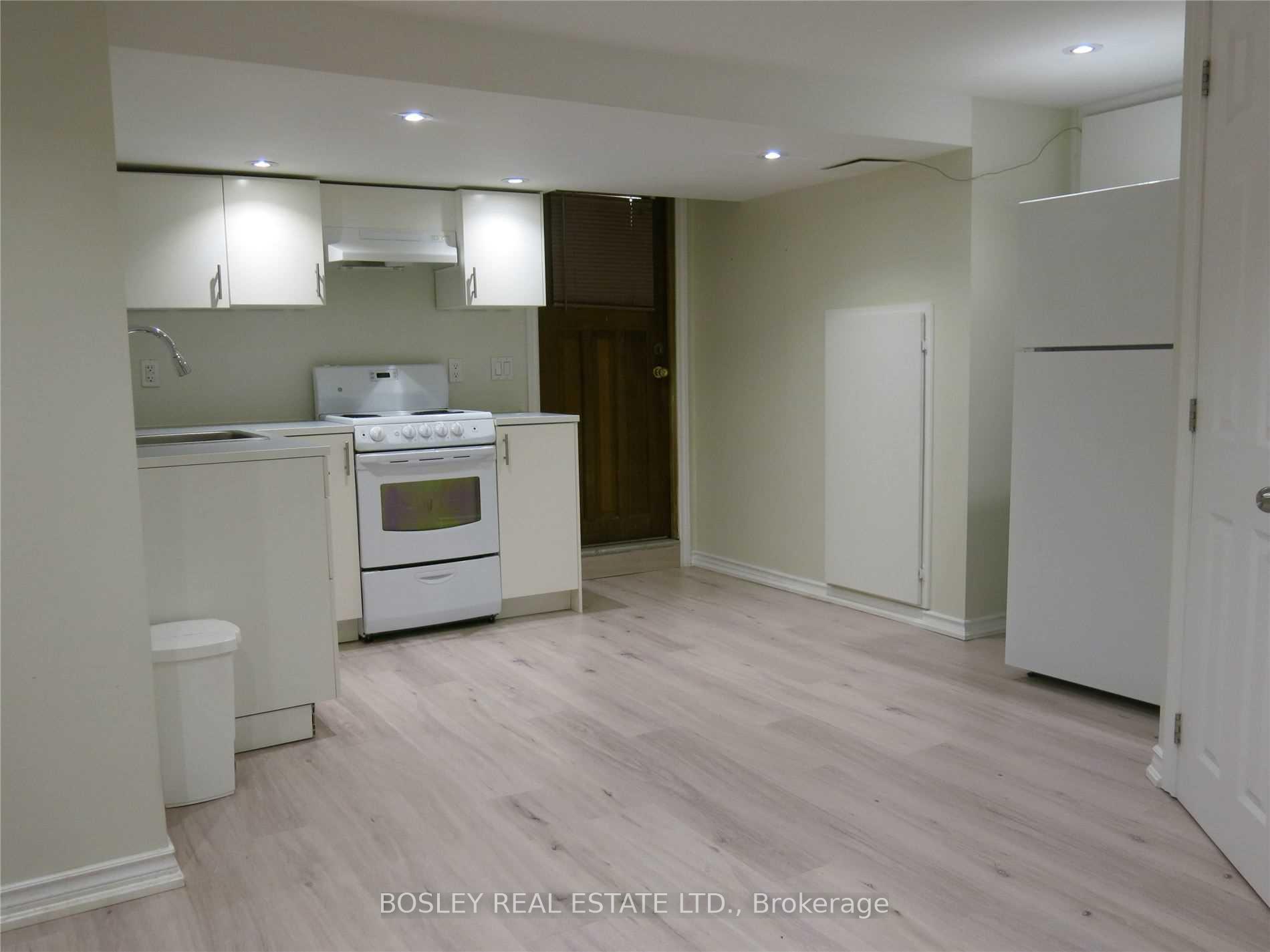 Photo 3 of Unit (B) - Lower, 33 Lorindale Avenue, Toronto, Lawrence Park North — HOMEH