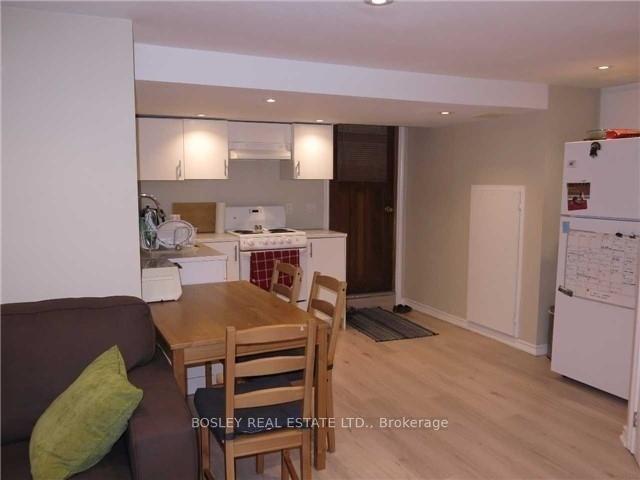 Photo 2 of Unit (B) - Lower, 33 Lorindale Avenue, Toronto, Lawrence Park North — HOMEH