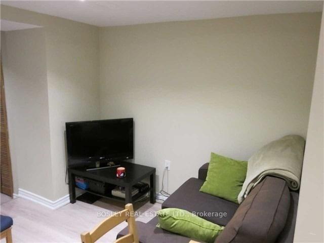 Photo 4 of Unit (B) - Lower, 33 Lorindale Avenue, Toronto, Lawrence Park North — HOMEH
