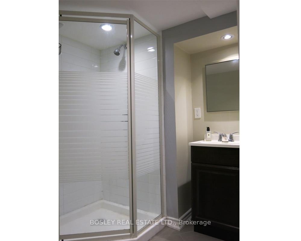 Photo 11 of Unit (B) - Lower, 33 Lorindale Avenue, Toronto, Lawrence Park North — HOMEH