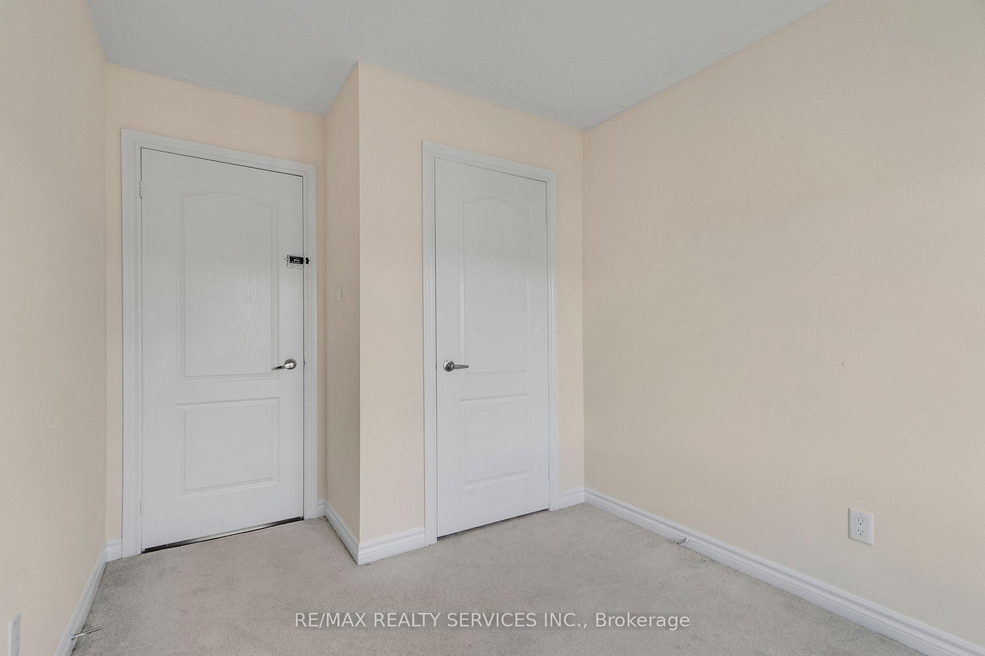 Photo 18 of 46 New Pines Trail, Brampton, Heart Lake East — HOMEH