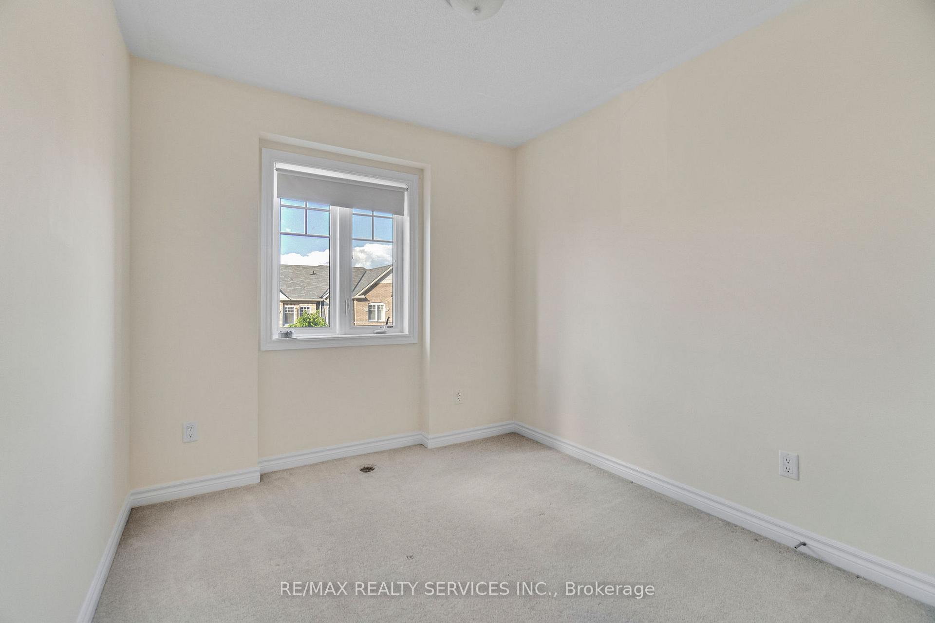 Photo 19 of 46 New Pines Trail, Brampton, Heart Lake East — HOMEH