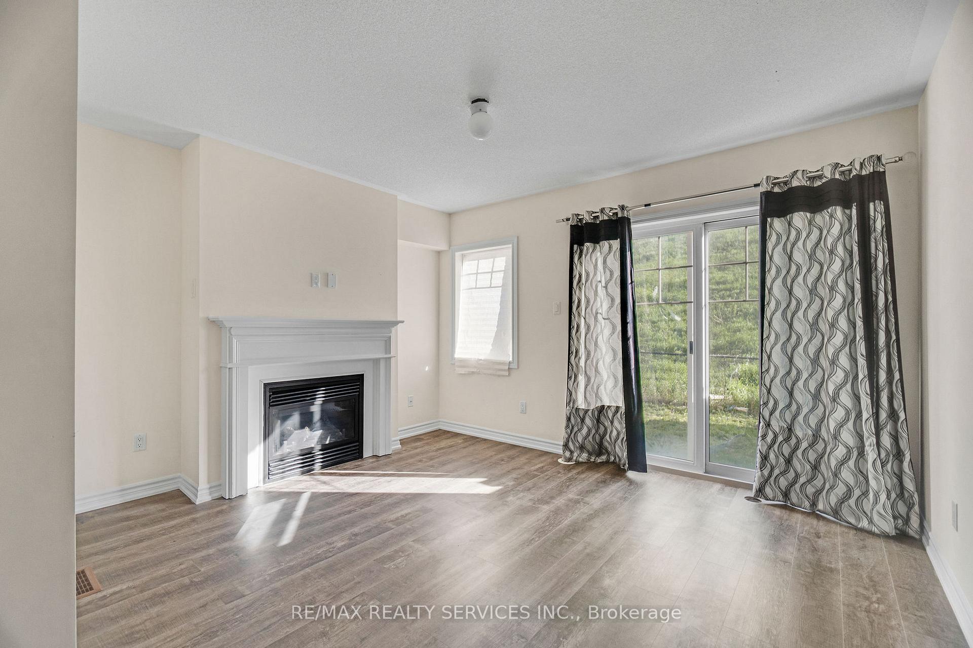 Photo 26 of 46 New Pines Trail, Brampton, Heart Lake East — HOMEH