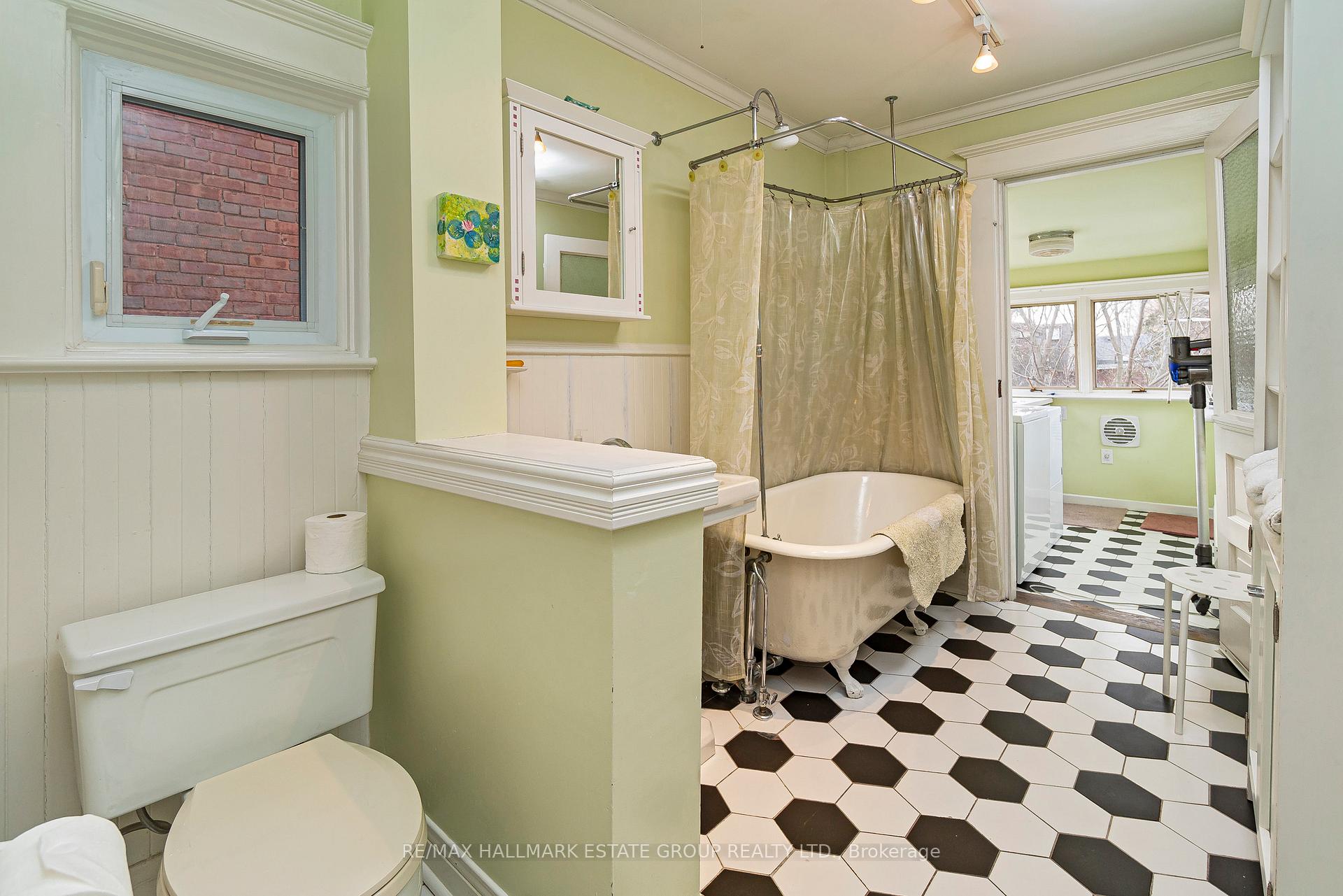 Photo 14 of 62 Hambly Avenue, Toronto, The Beaches — HOMEH