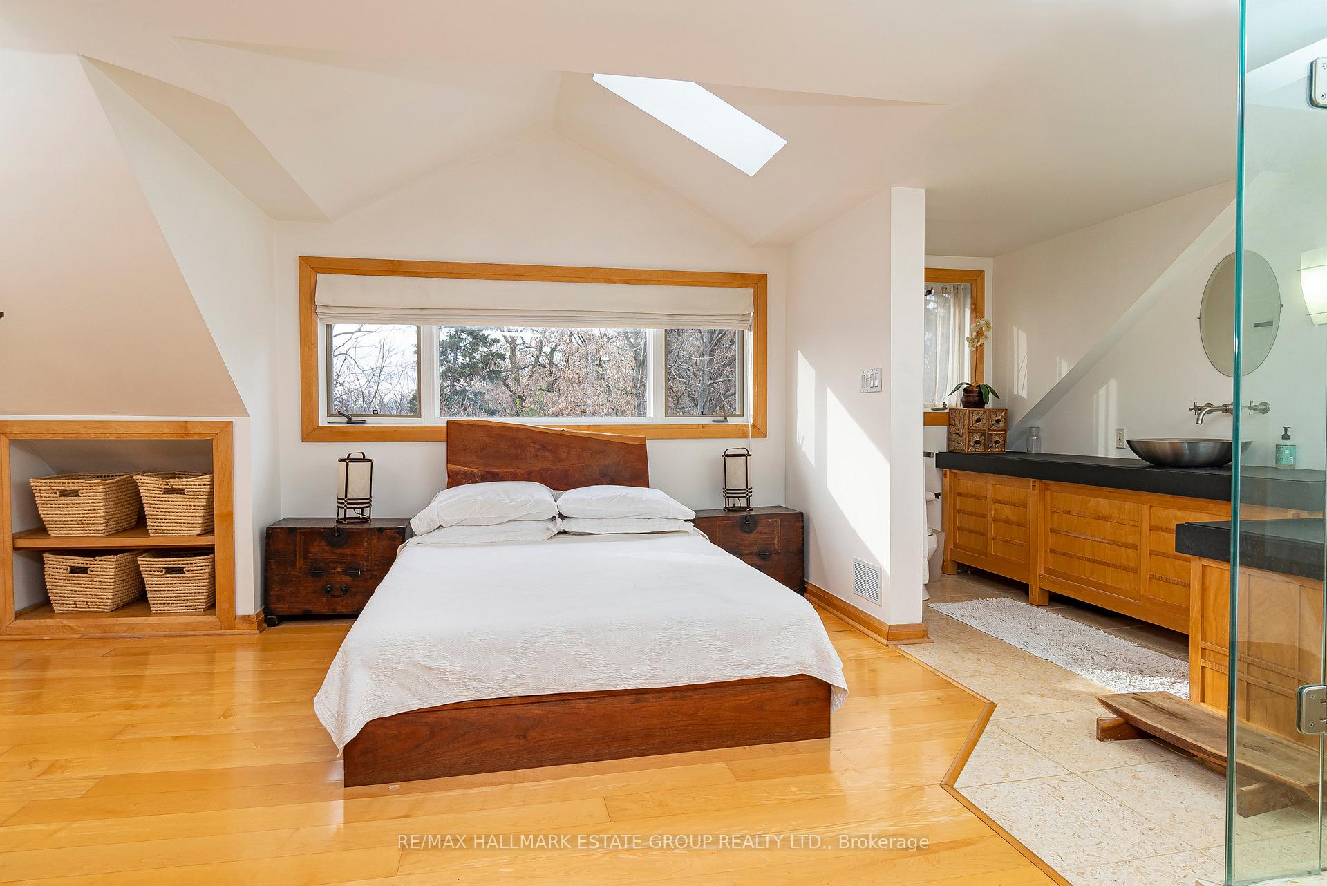 Photo 16 of 62 Hambly Avenue, Toronto, The Beaches — HOMEH