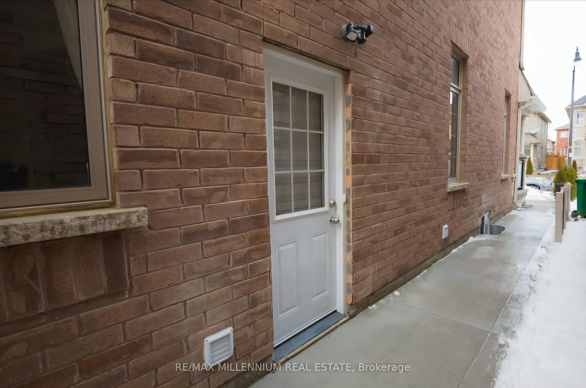 Front of Unit BSMT, 7 Lloyd Crescent