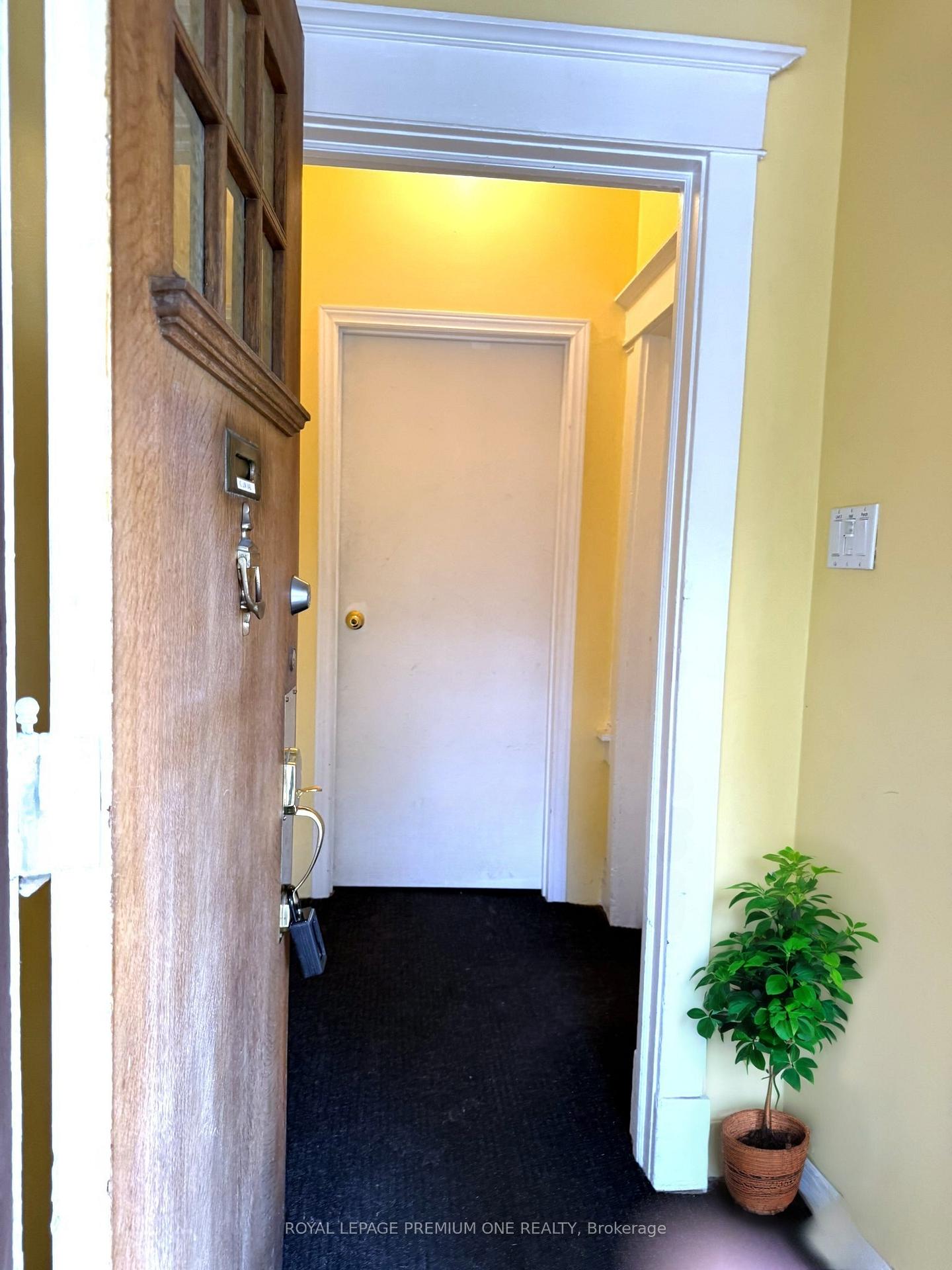 Photo 5 of Unit MAIN, 2087 Gerrard Street E, Toronto, East End-Danforth — HOMEH