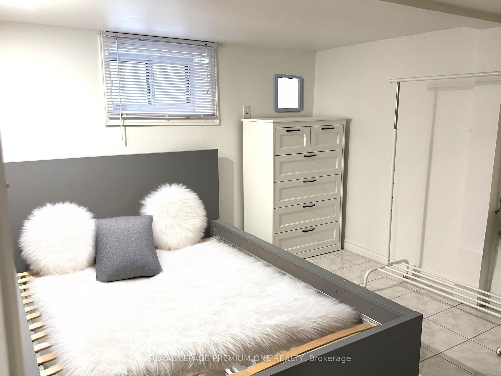 Photo 11 of Unit MAIN, 2087 Gerrard Street E, Toronto, East End-Danforth — HOMEH