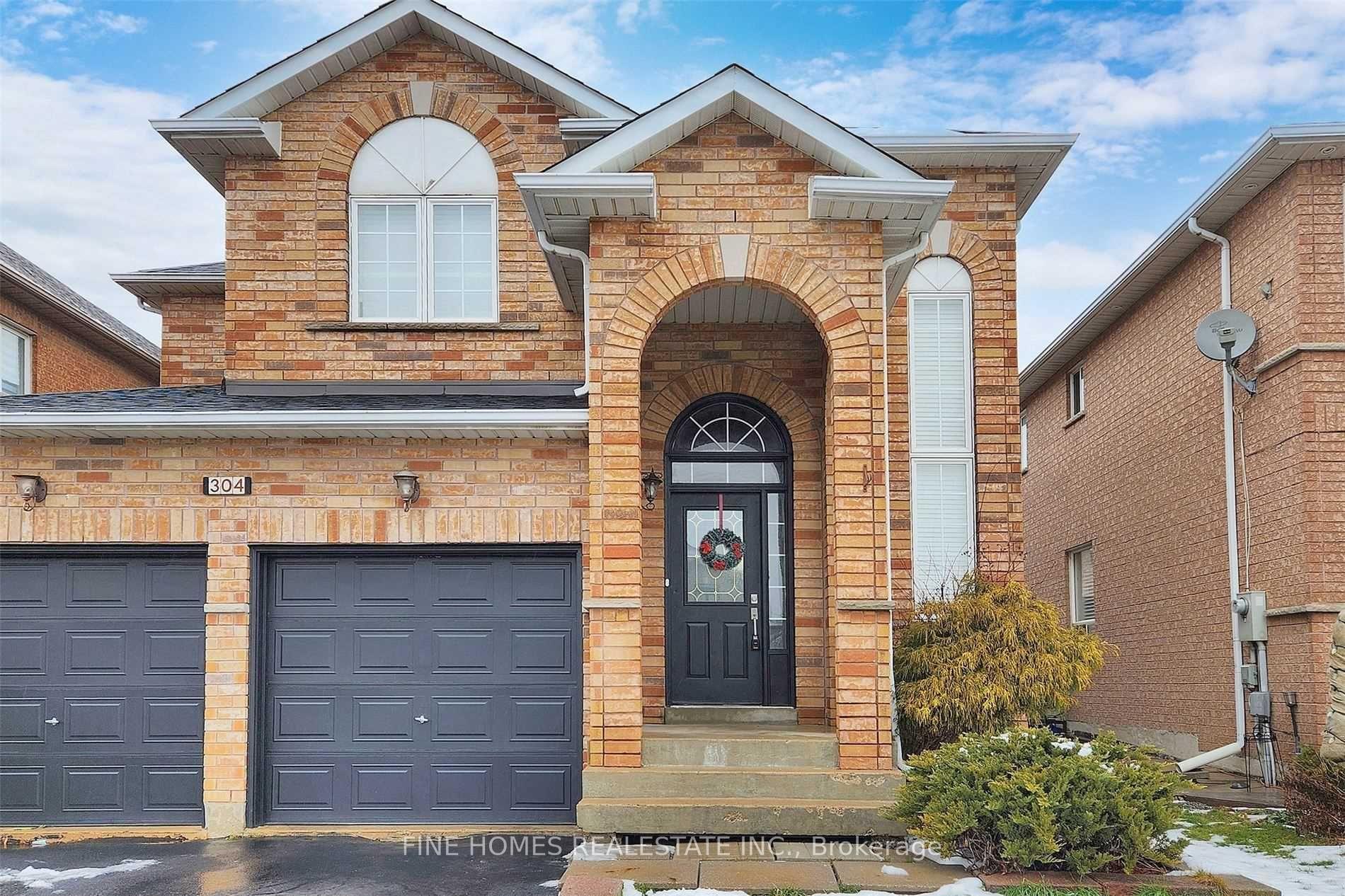 Front of Unit Upper, 304 Drummond Drive