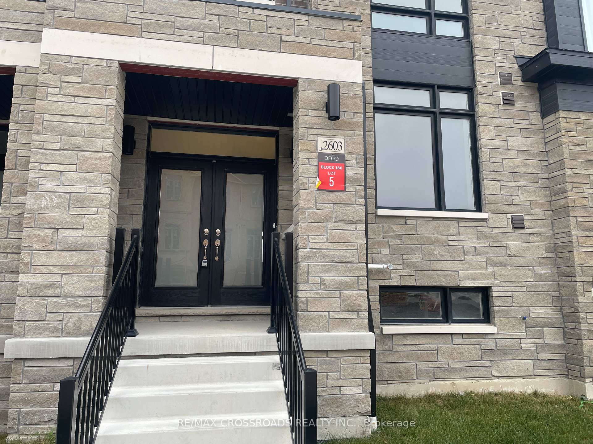Photo 4 of 2603 Apricot Lane, Pickering, Rural Pickering — HOMEH