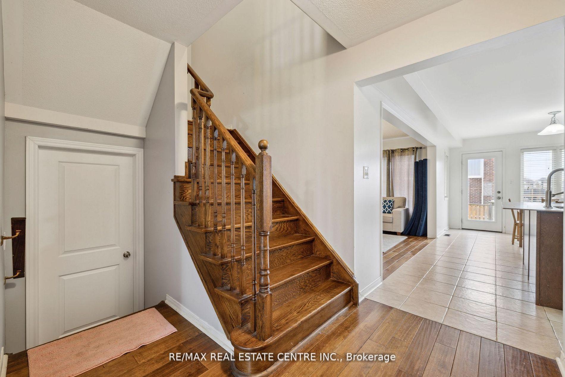 Photo 5 of 17 Treetops Boulevard, New Tecumseth, Alliston — HOMEH