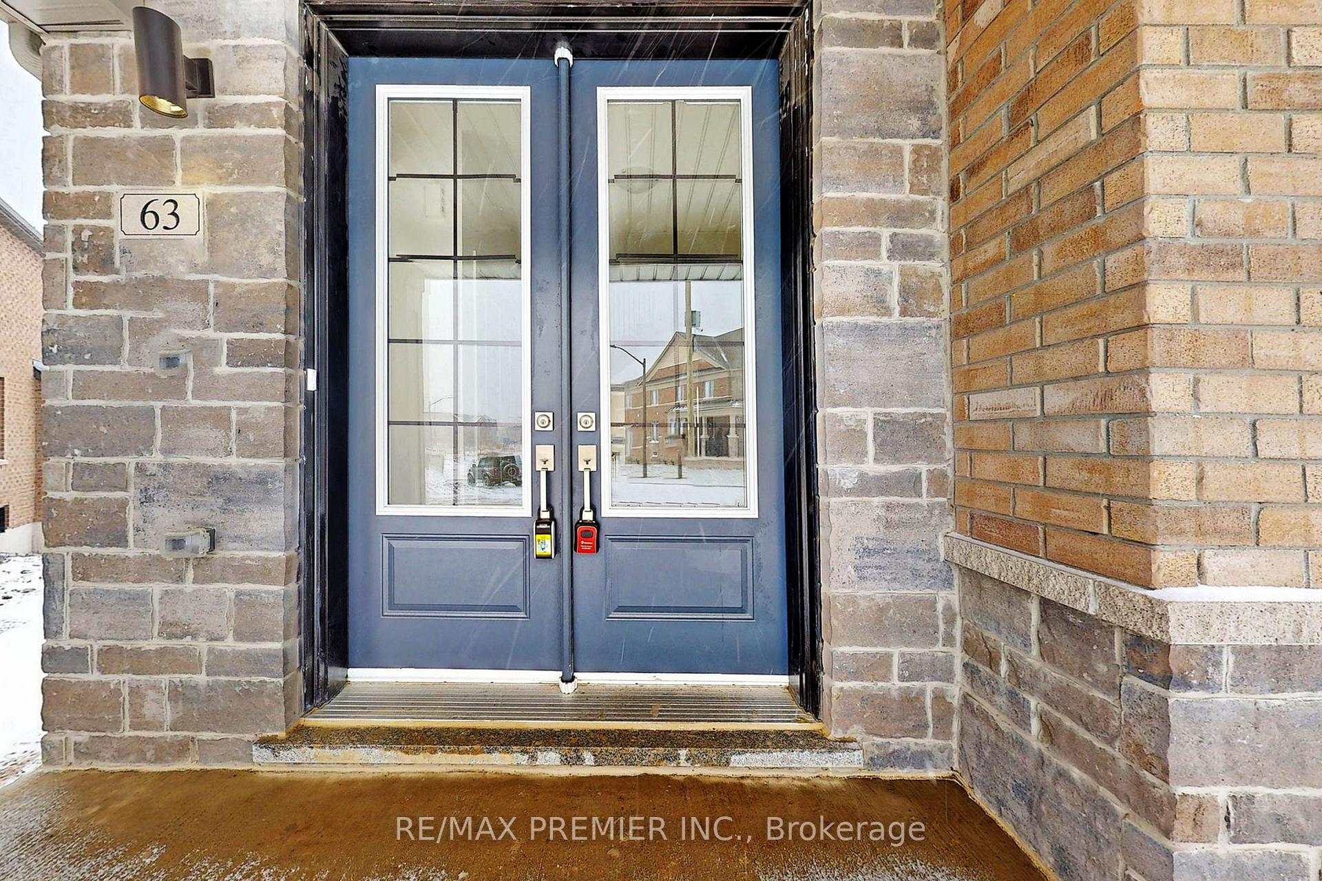Photo 5 of 63 Deer Ridge Crescent, Whitby, Rural Whitby — HOMEH