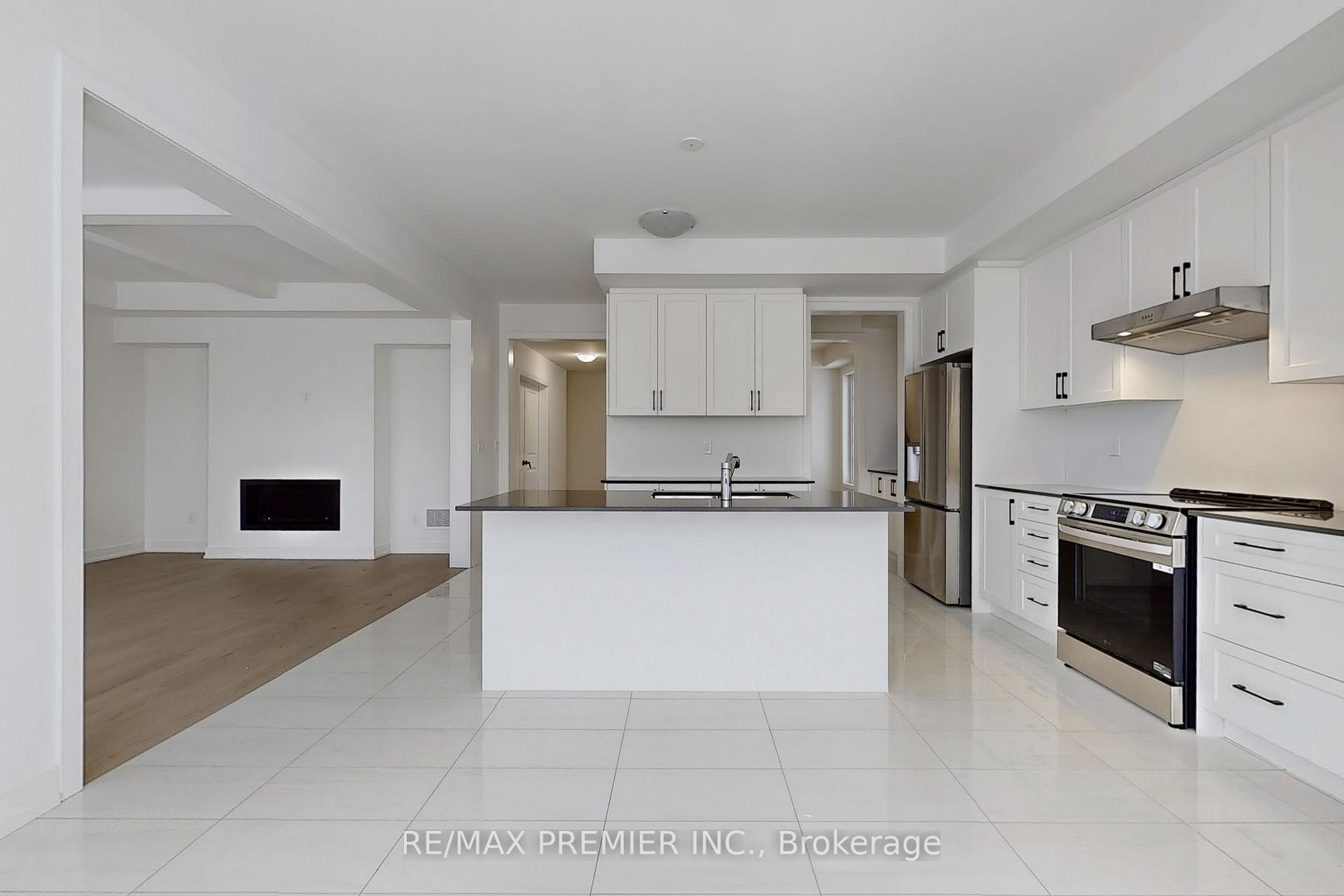 Photo 9 of 63 Deer Ridge Crescent, Whitby, Rural Whitby — HOMEH
