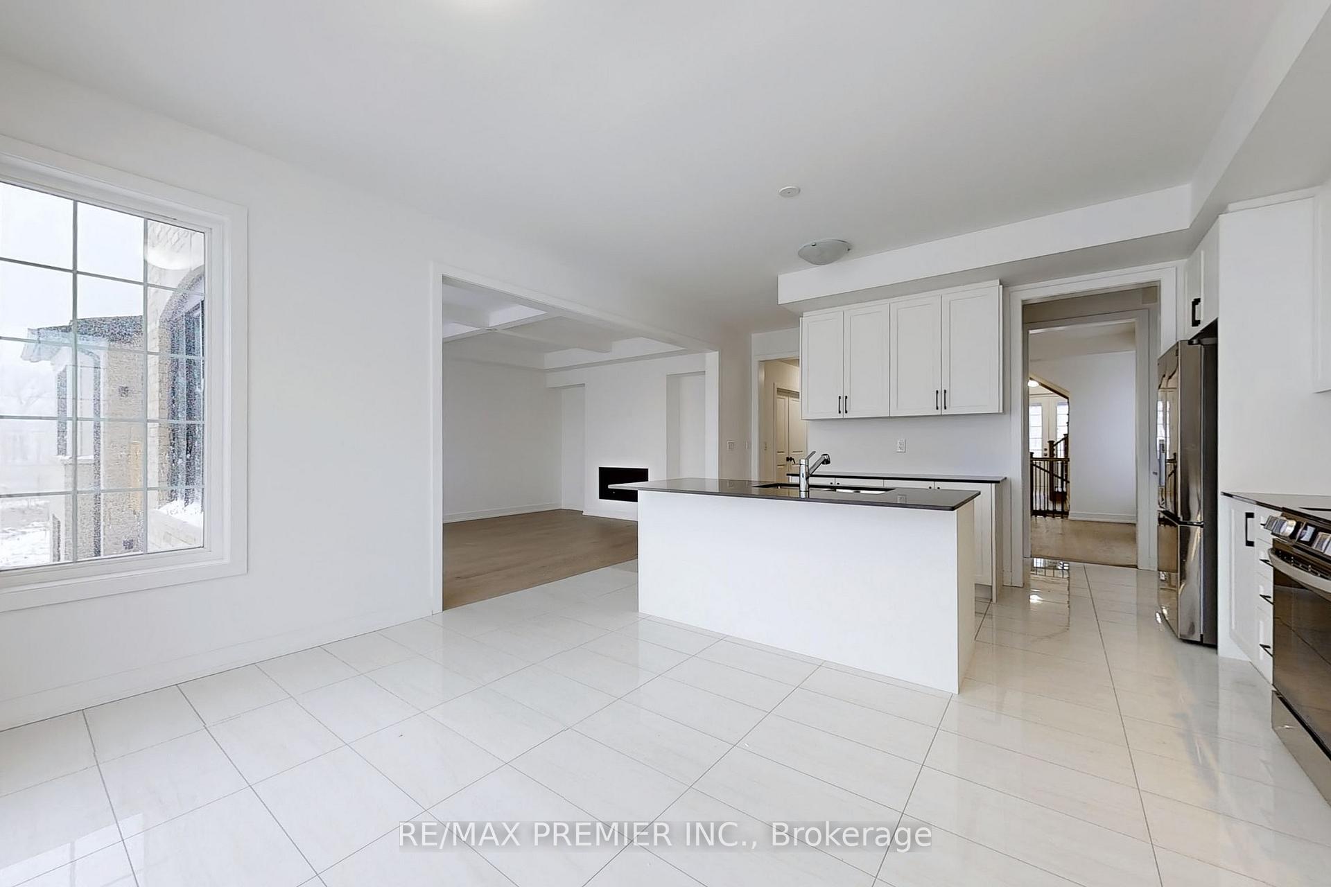 Photo 10 of 63 Deer Ridge Crescent, Whitby, Rural Whitby — HOMEH