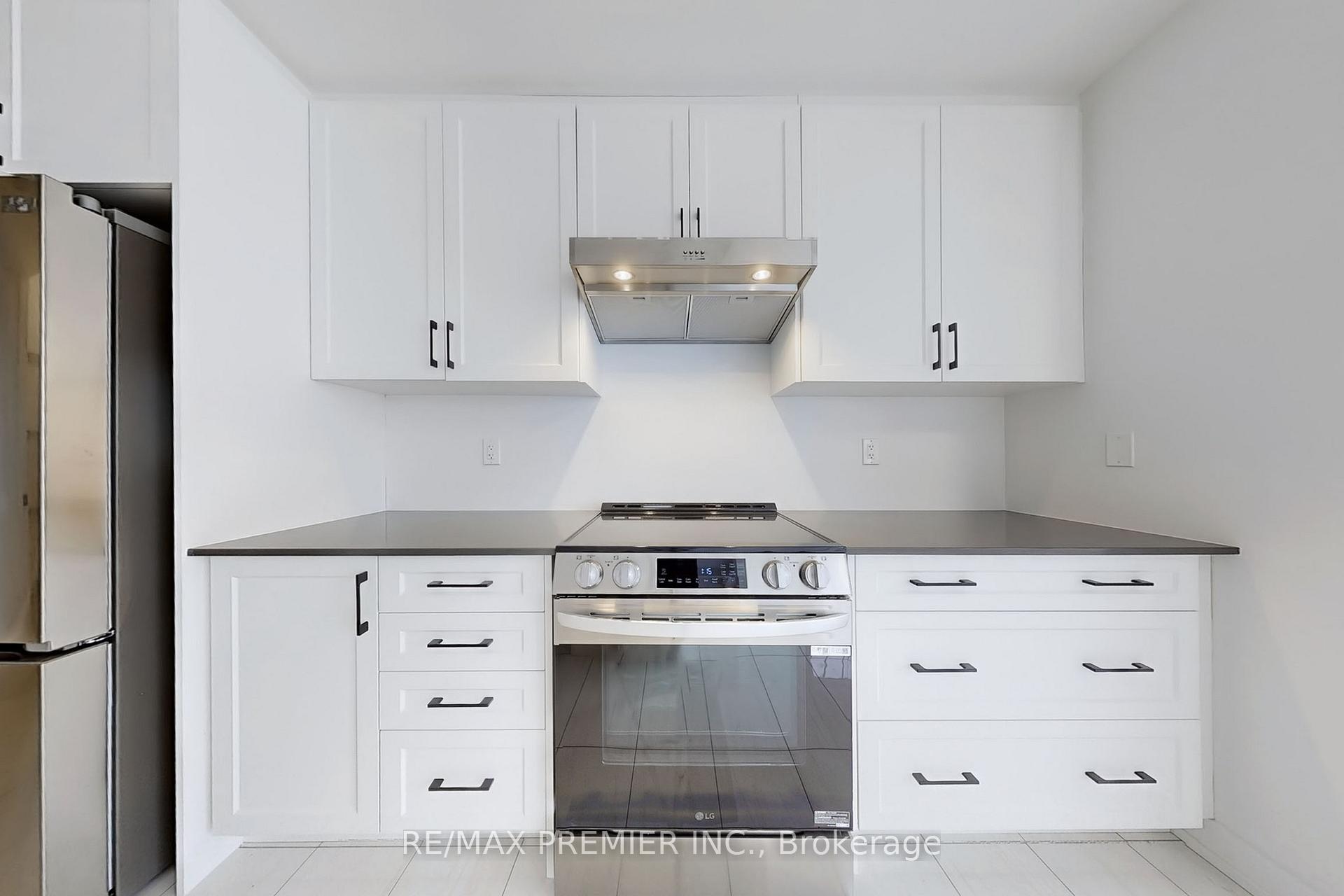 Photo 11 of 63 Deer Ridge Crescent, Whitby, Rural Whitby — HOMEH