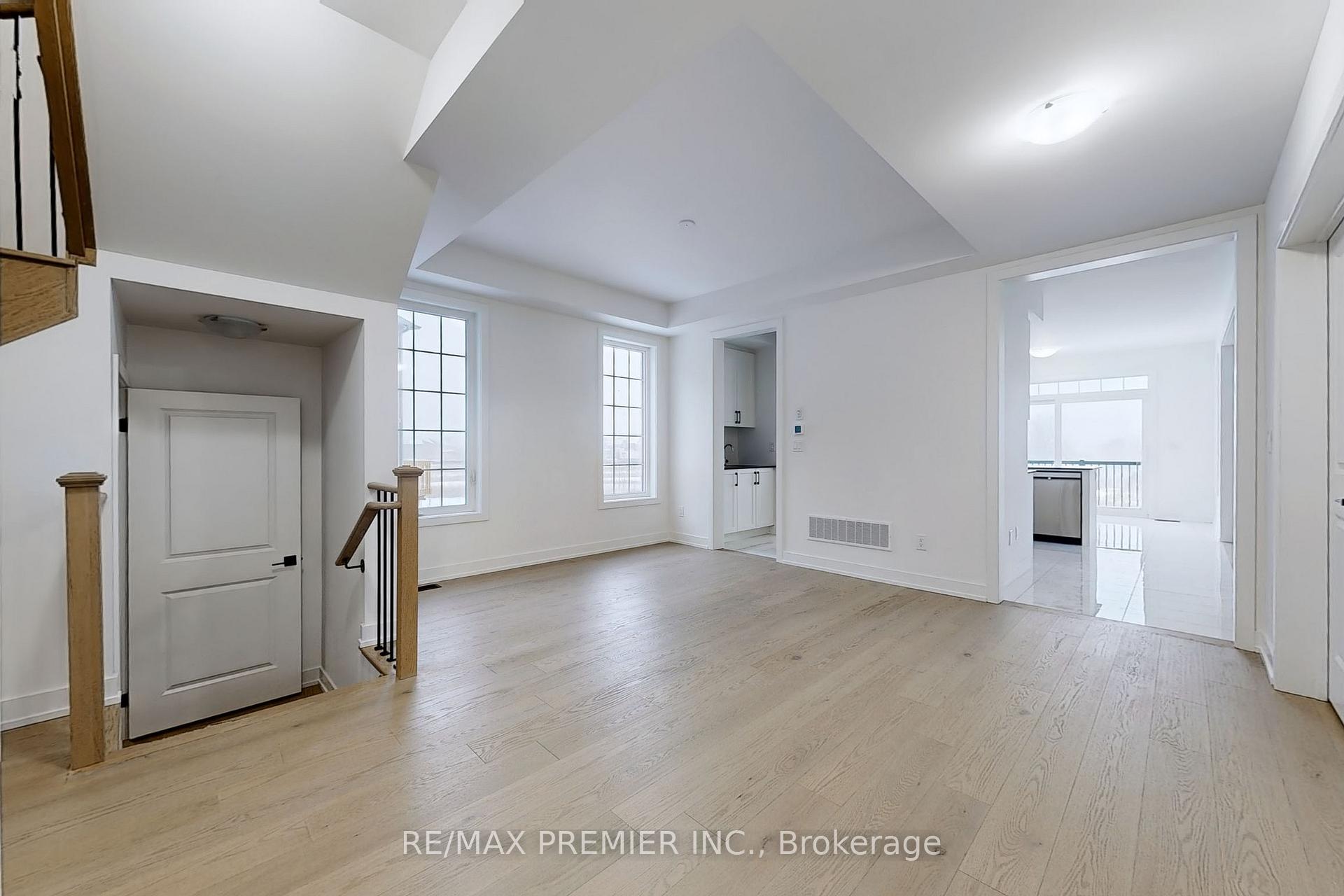 Photo 12 of 63 Deer Ridge Crescent, Whitby, Rural Whitby — HOMEH