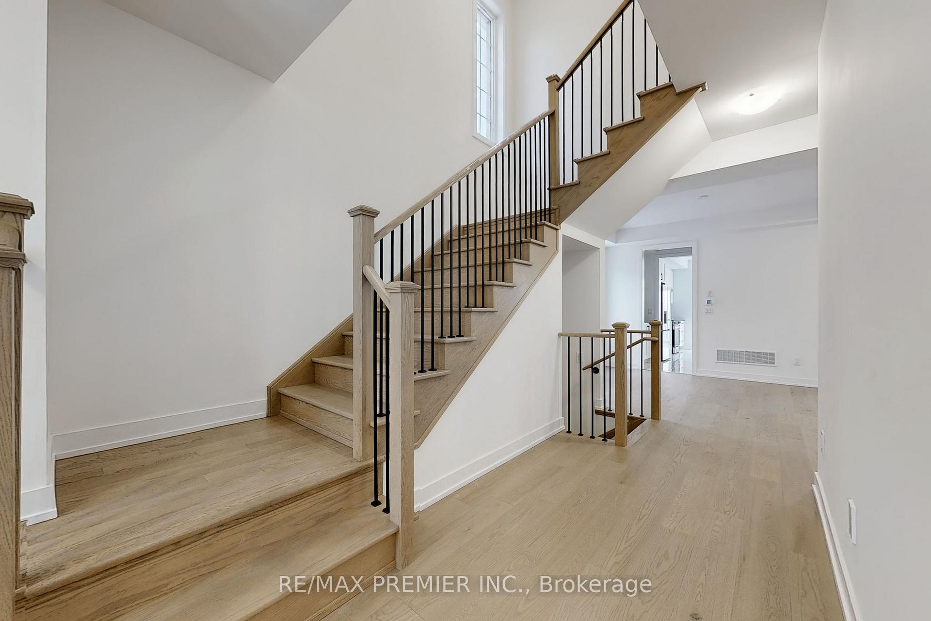 Photo 19 of 63 Deer Ridge Crescent, Whitby, Rural Whitby — HOMEH