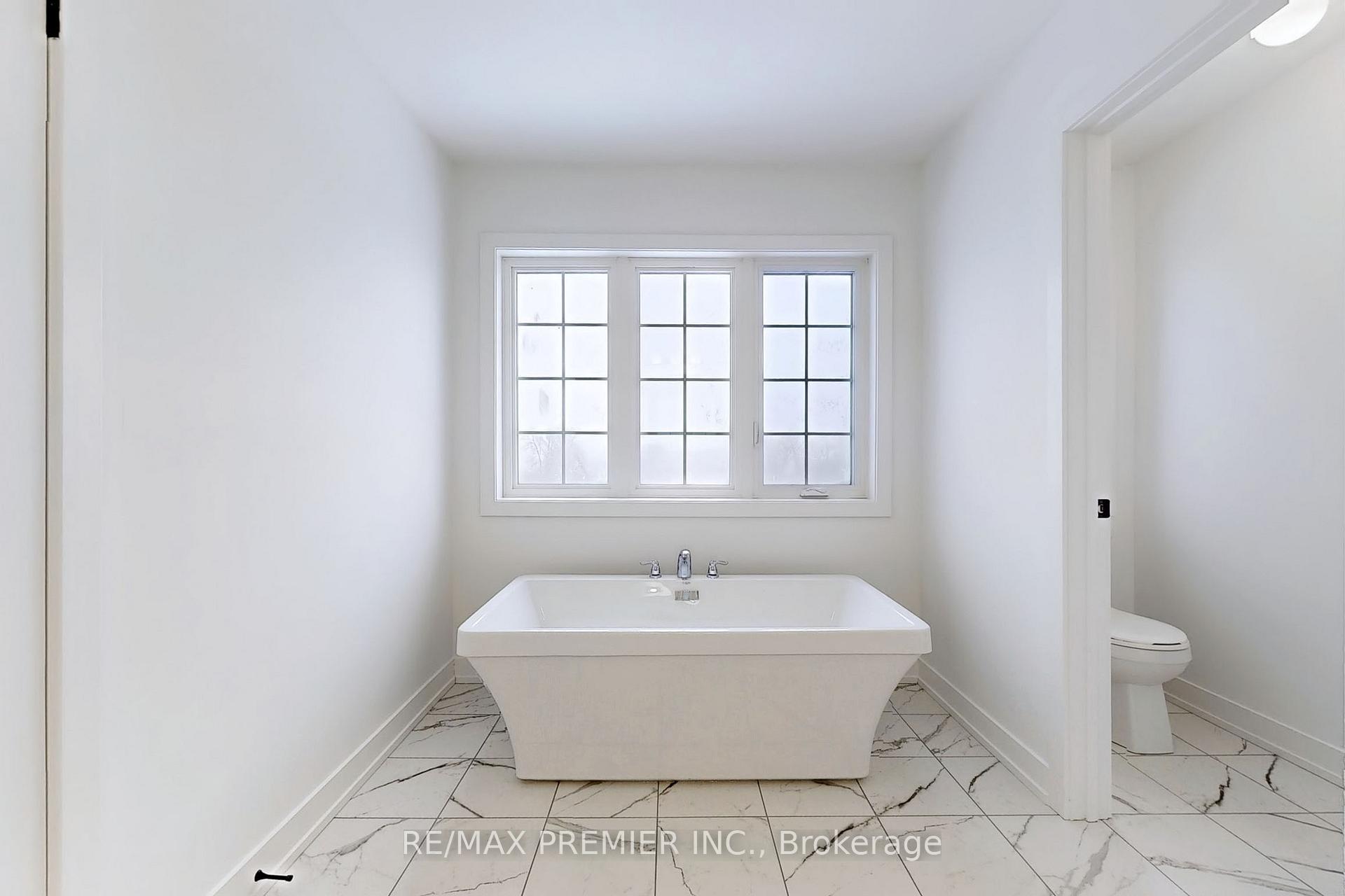Photo 23 of 63 Deer Ridge Crescent, Whitby, Rural Whitby — HOMEH