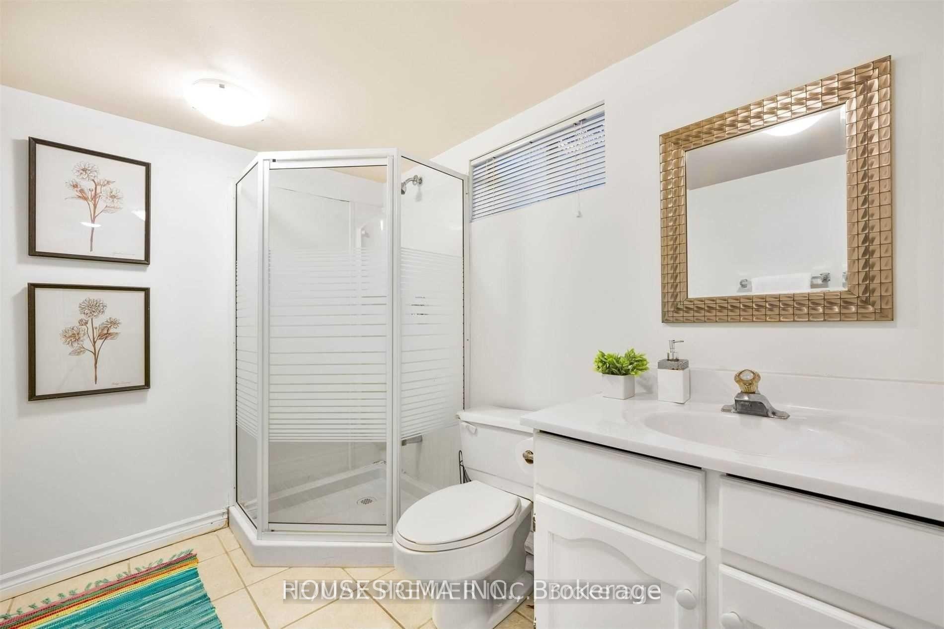 Photo 4 of 131 Greenpark Boulevard, Vaughan, East Woodbridge — HOMEH