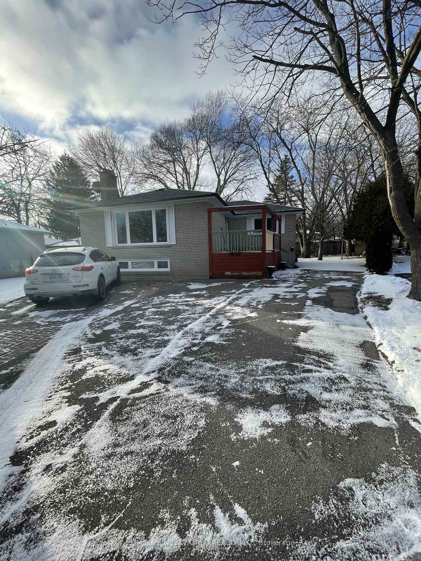 Photo 2 of 6 Cabot Court, Aurora, Aurora Heights — HOMEH