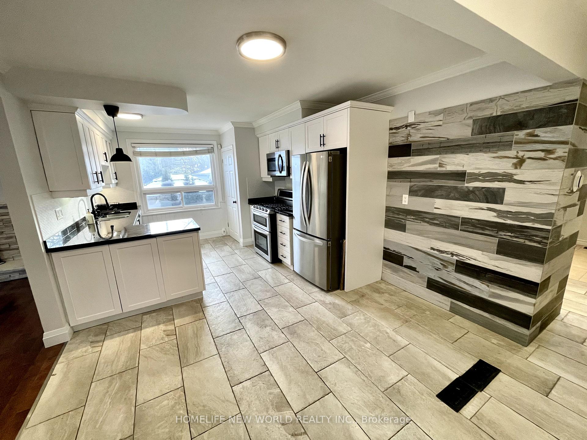 Photo 4 of 6 Cabot Court, Aurora, Aurora Heights — HOMEH