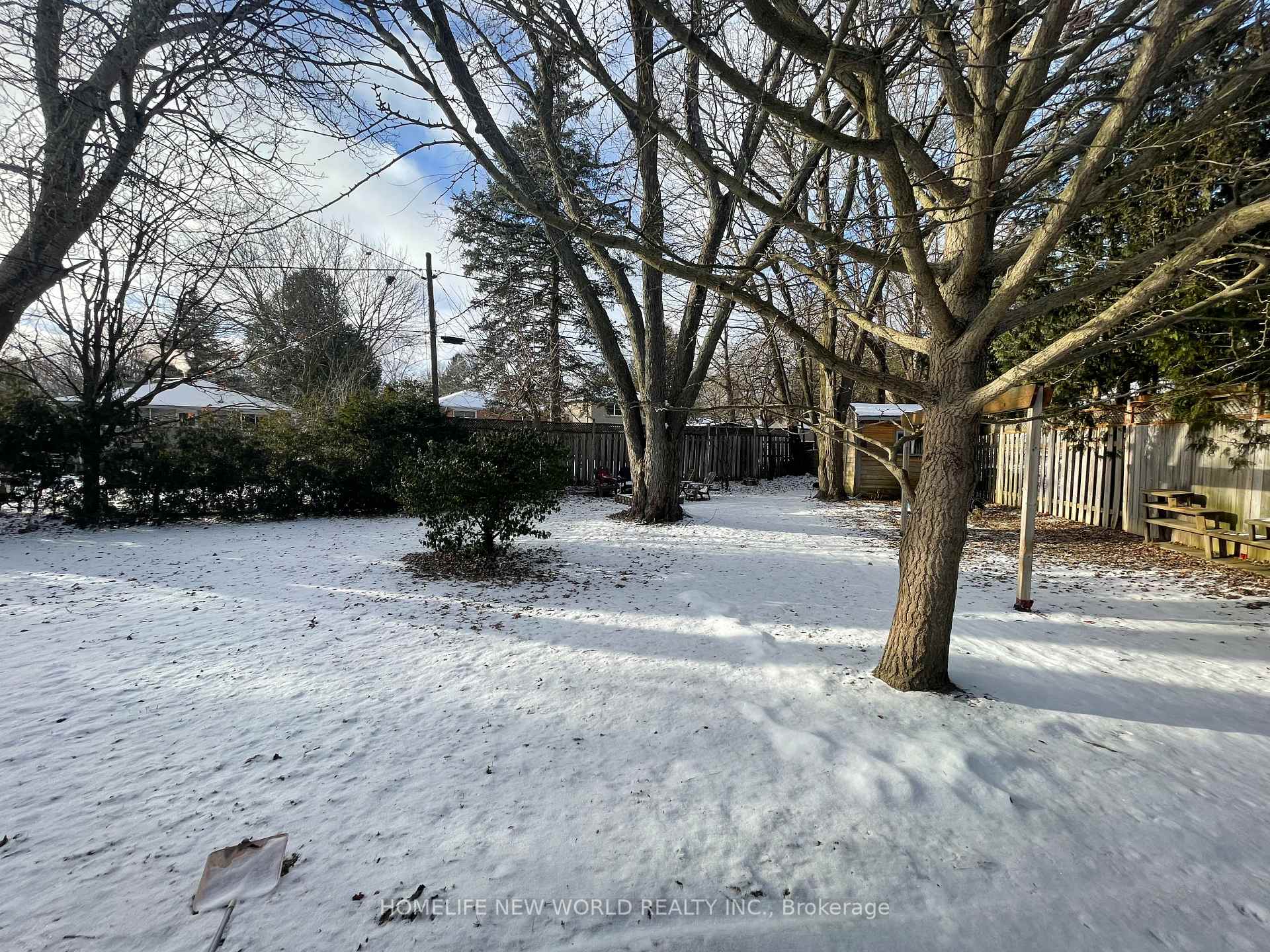 Photo 10 of 6 Cabot Court, Aurora, Aurora Heights — HOMEH
