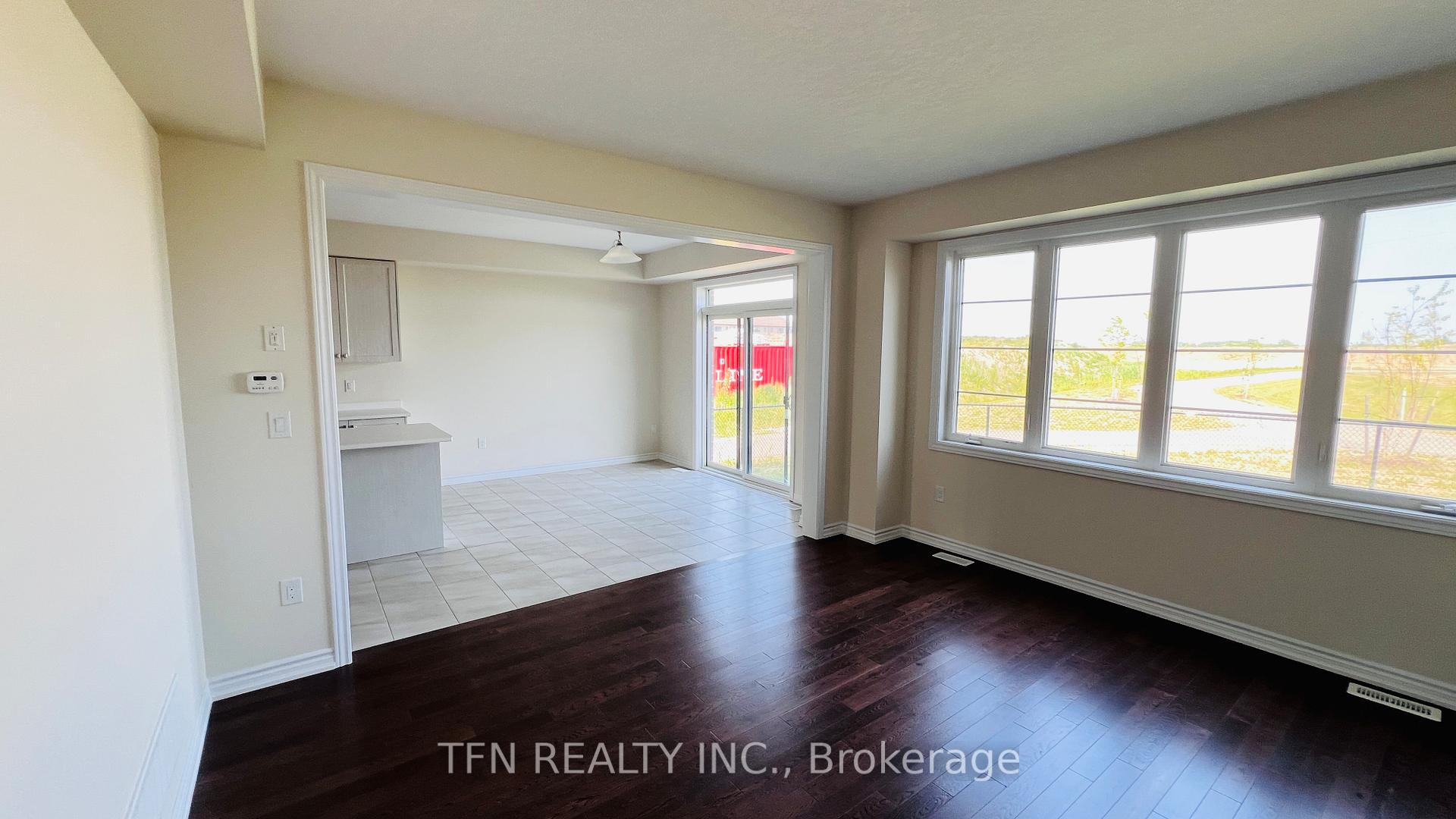 Photo 8 of 370 Barker Parkway, Thorold, Rolling Meadows — HOMEH
