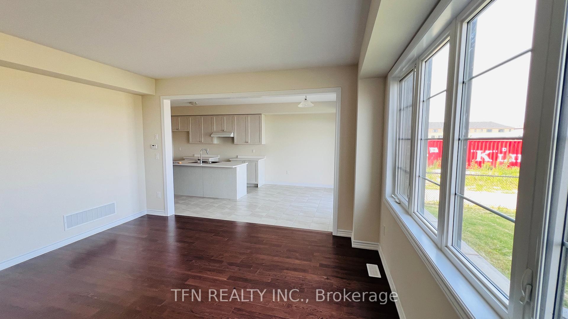 Photo 10 of 370 Barker Parkway, Thorold, Rolling Meadows — HOMEH
