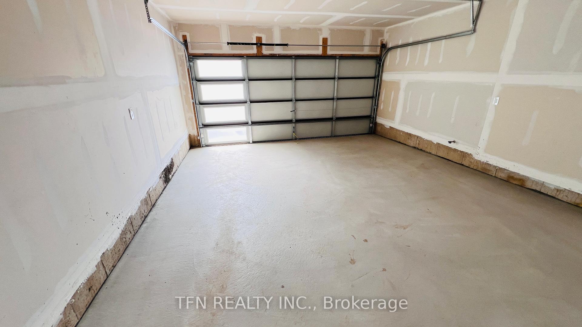 Photo 15 of 370 Barker Parkway, Thorold, Rolling Meadows — HOMEH