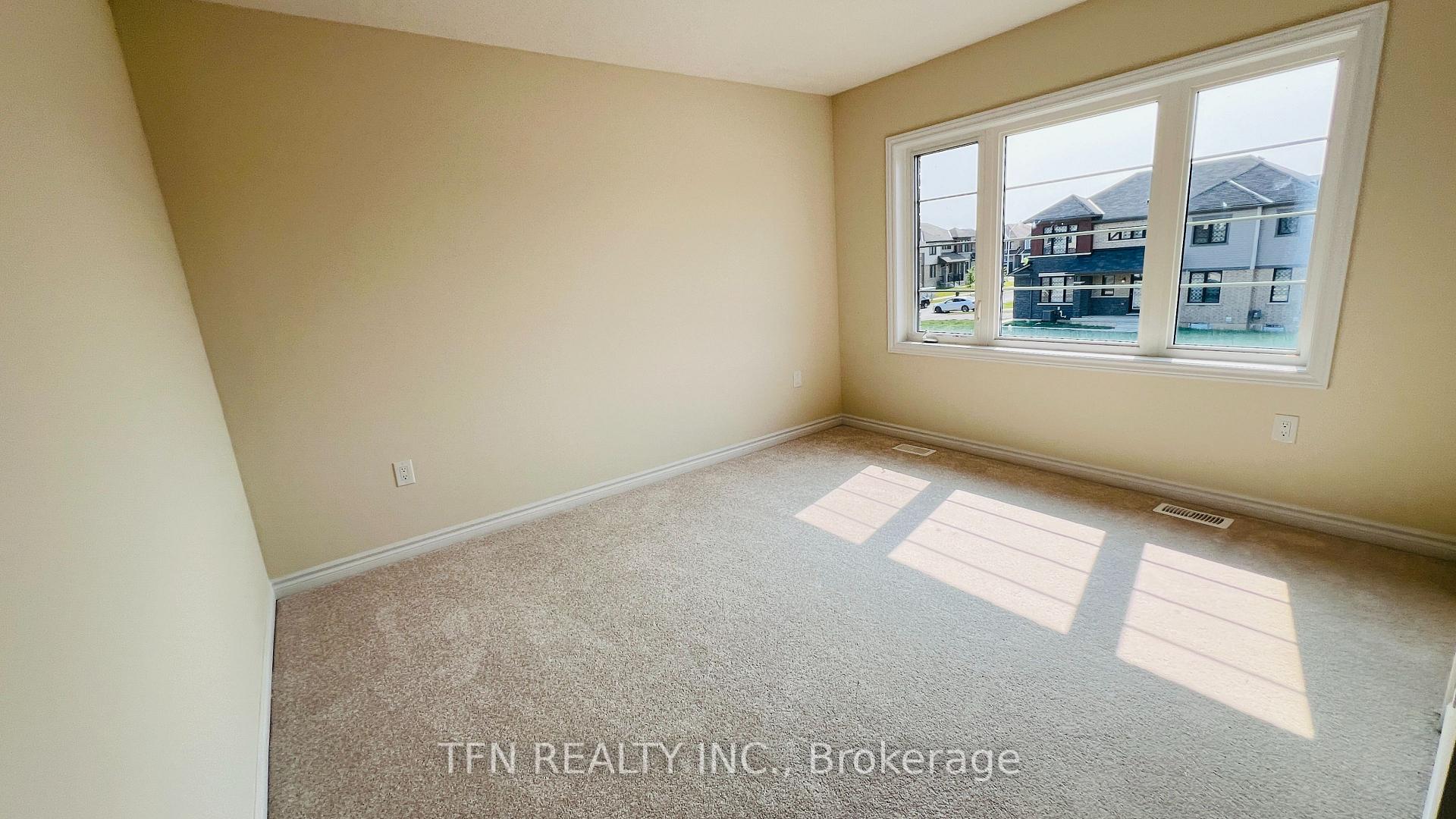Photo 23 of 370 Barker Parkway, Thorold, Rolling Meadows — HOMEH
