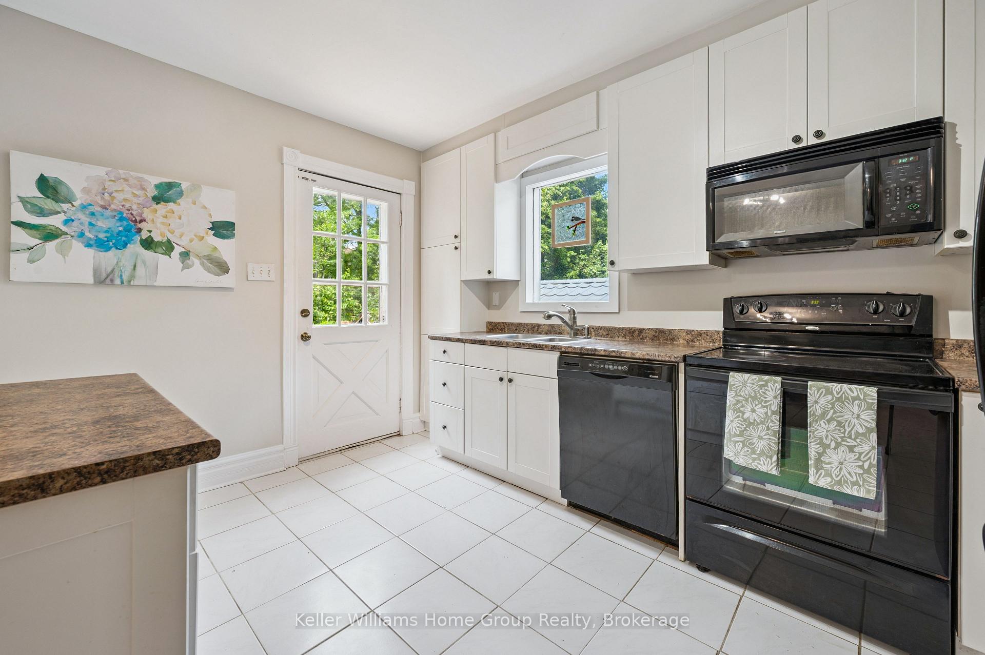 Photo 11 of 27 Home Street, Guelph, Downtown — HOMEH