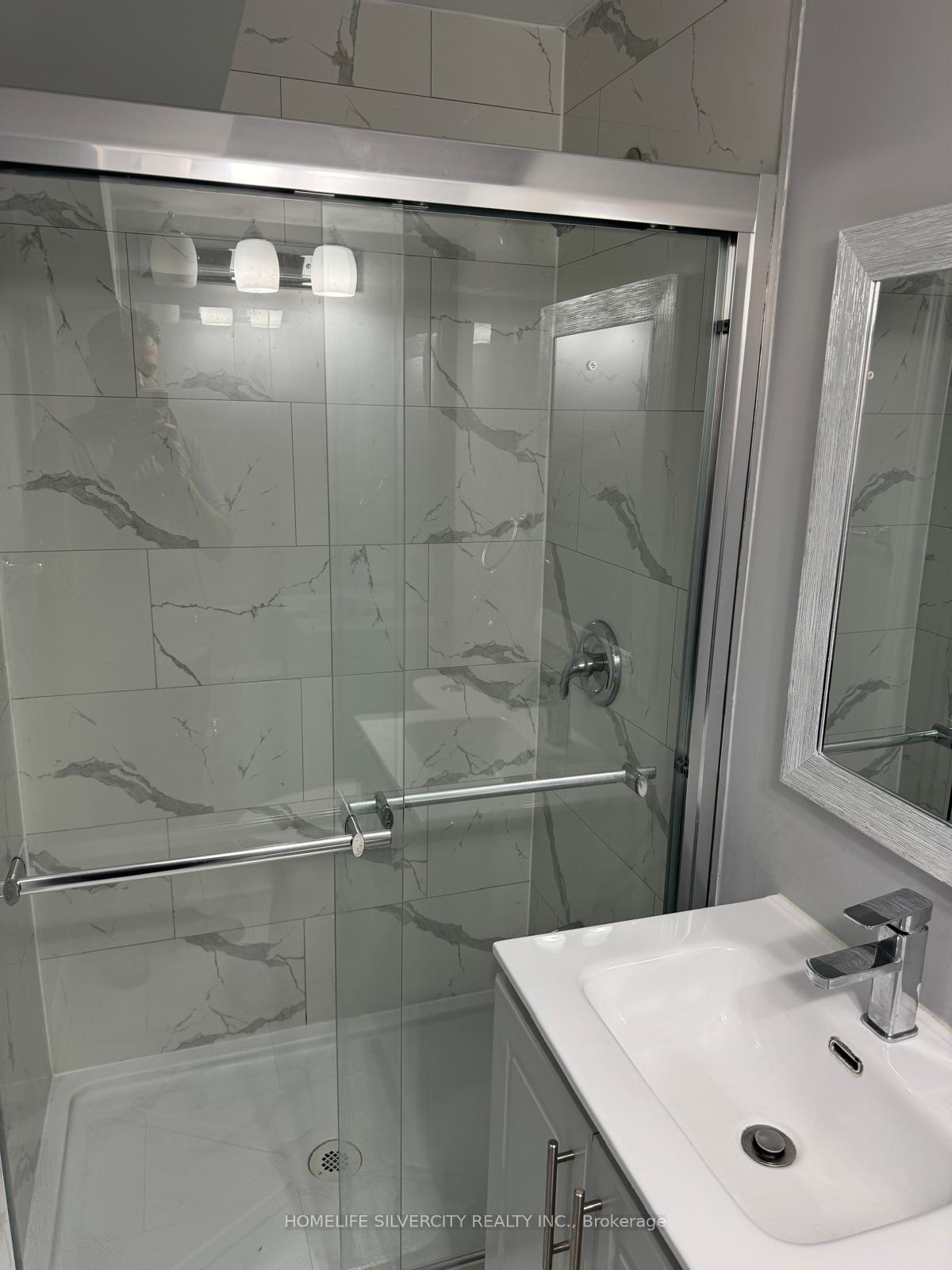 Photo 5 of Unit Bsmnt, 23 Jemima Road, Brampton, Fletcher's Meadow — HOMEH