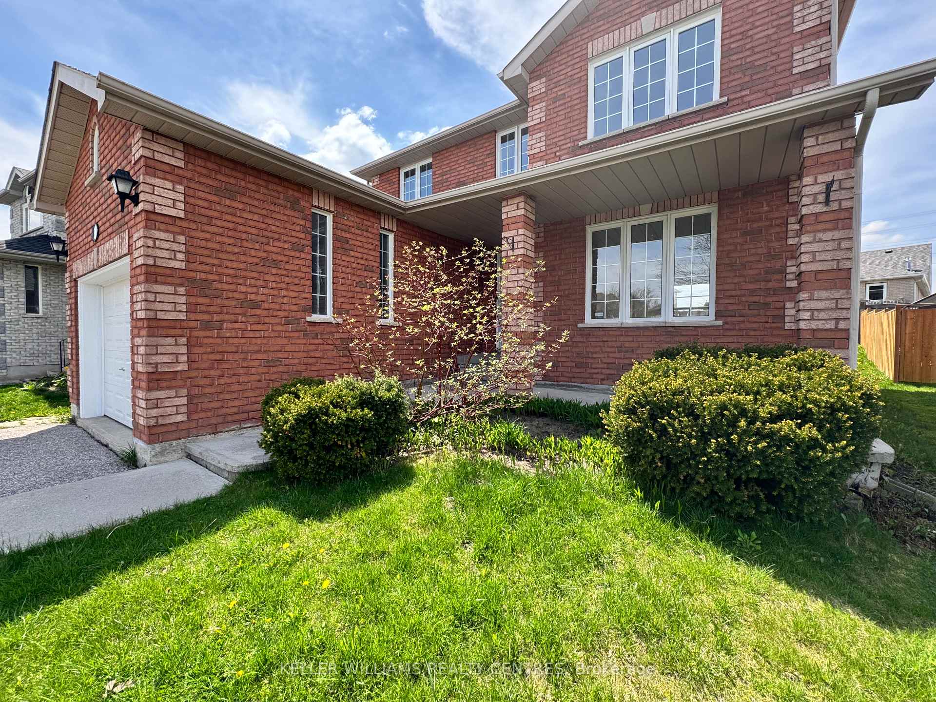 Photo 2 of Unit Main/2nd, 46 Birchwood Drive, Barrie, East Bayfield — HOMEH