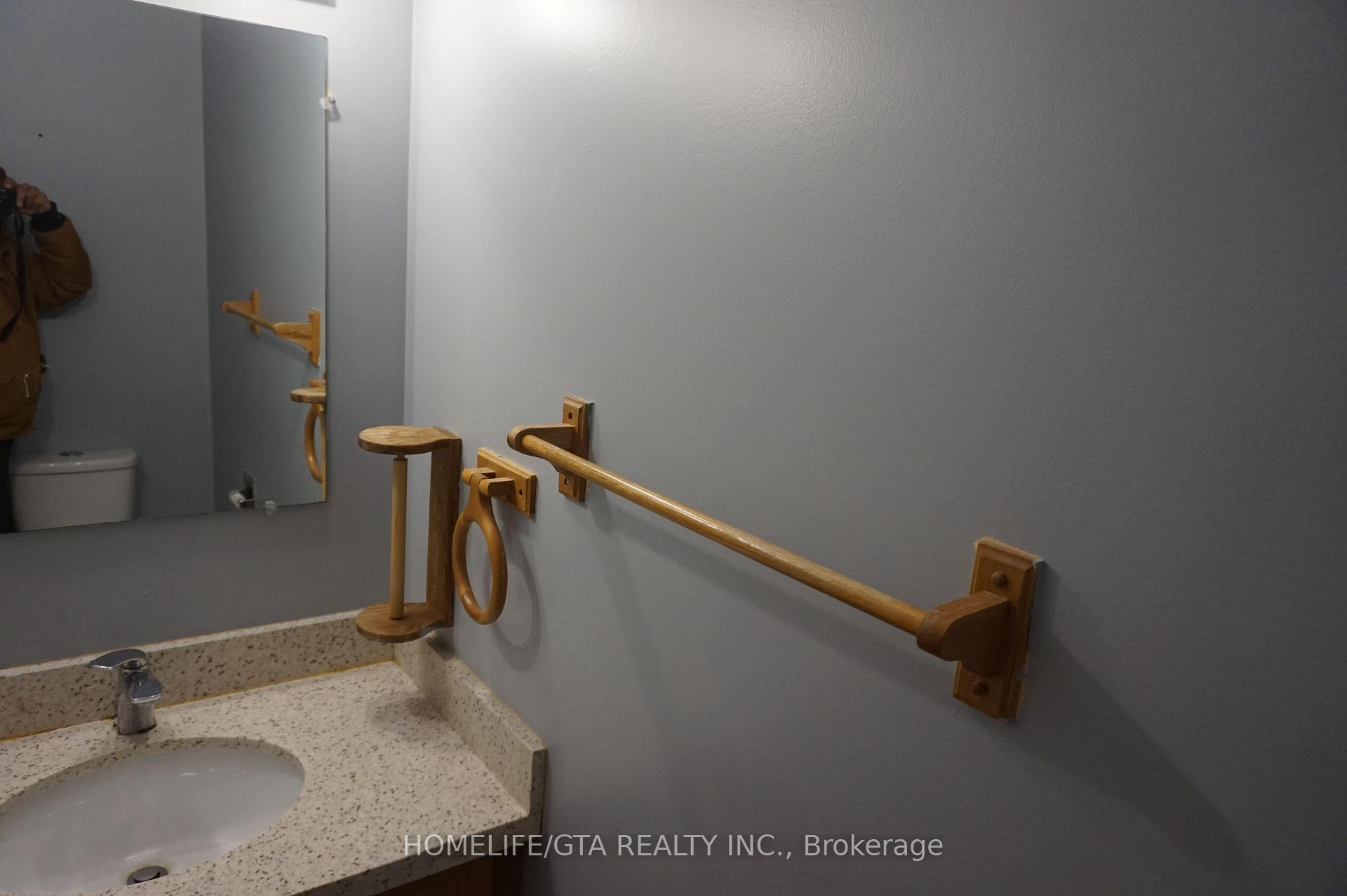 Photo 7 of 50 Longstaff Drive, Ajax, Central — HOMEH