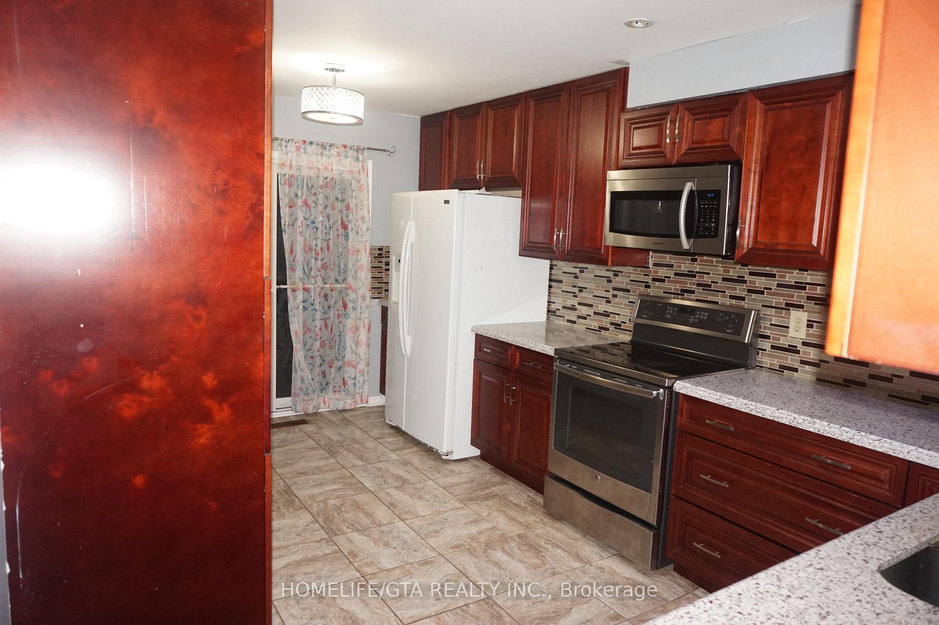 Photo 9 of 50 Longstaff Drive, Ajax, Central — HOMEH
