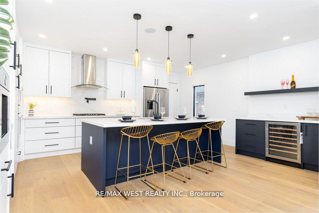Photo 9 of 1384 Pape Avenue, Toronto, Broadview North — HOMEH