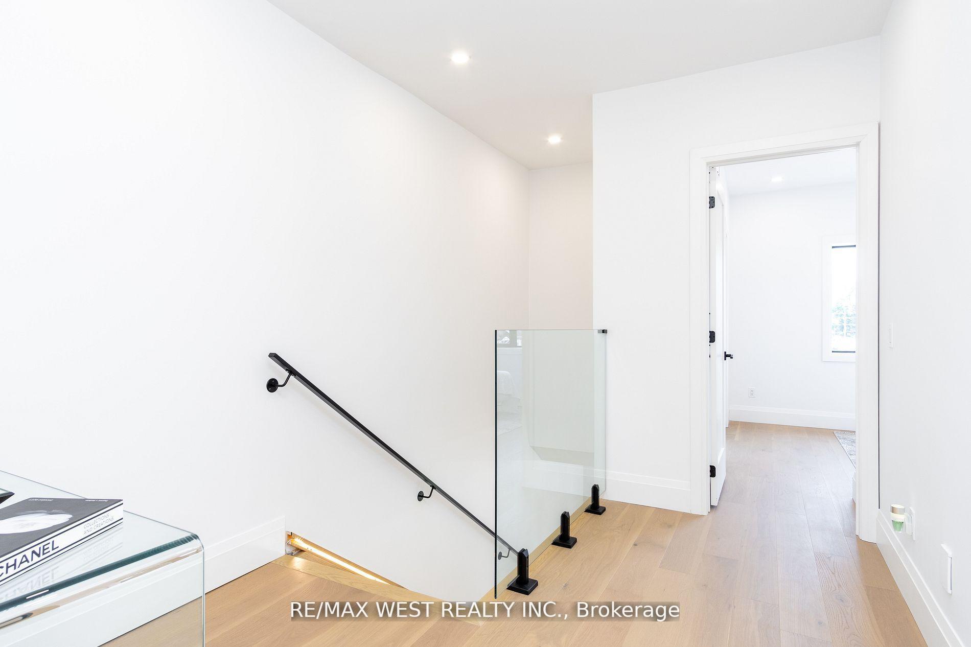 Photo 10 of 1384 Pape Avenue, Toronto, Broadview North — HOMEH