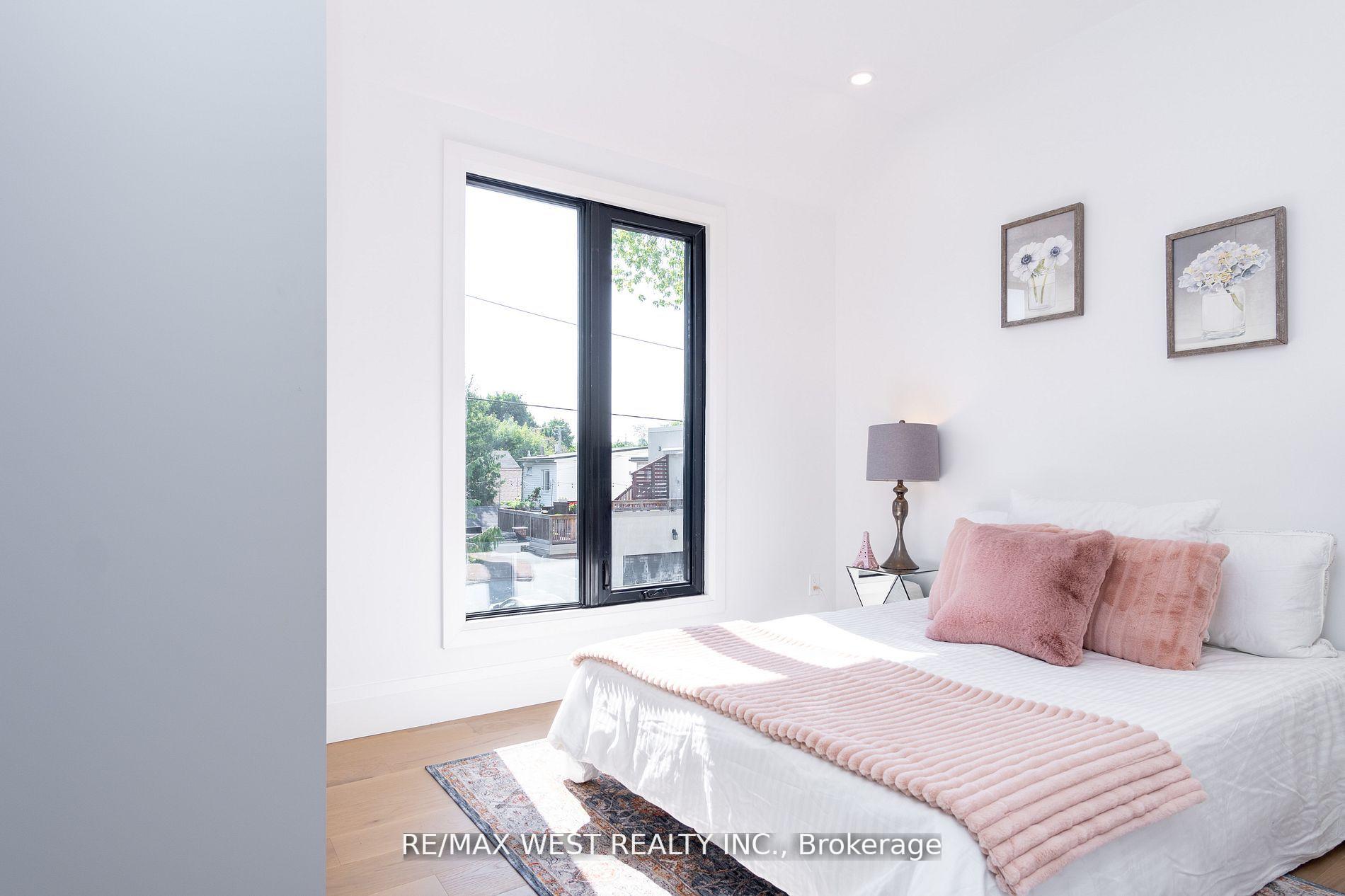 Photo 18 of 1384 Pape Avenue, Toronto, Broadview North — HOMEH