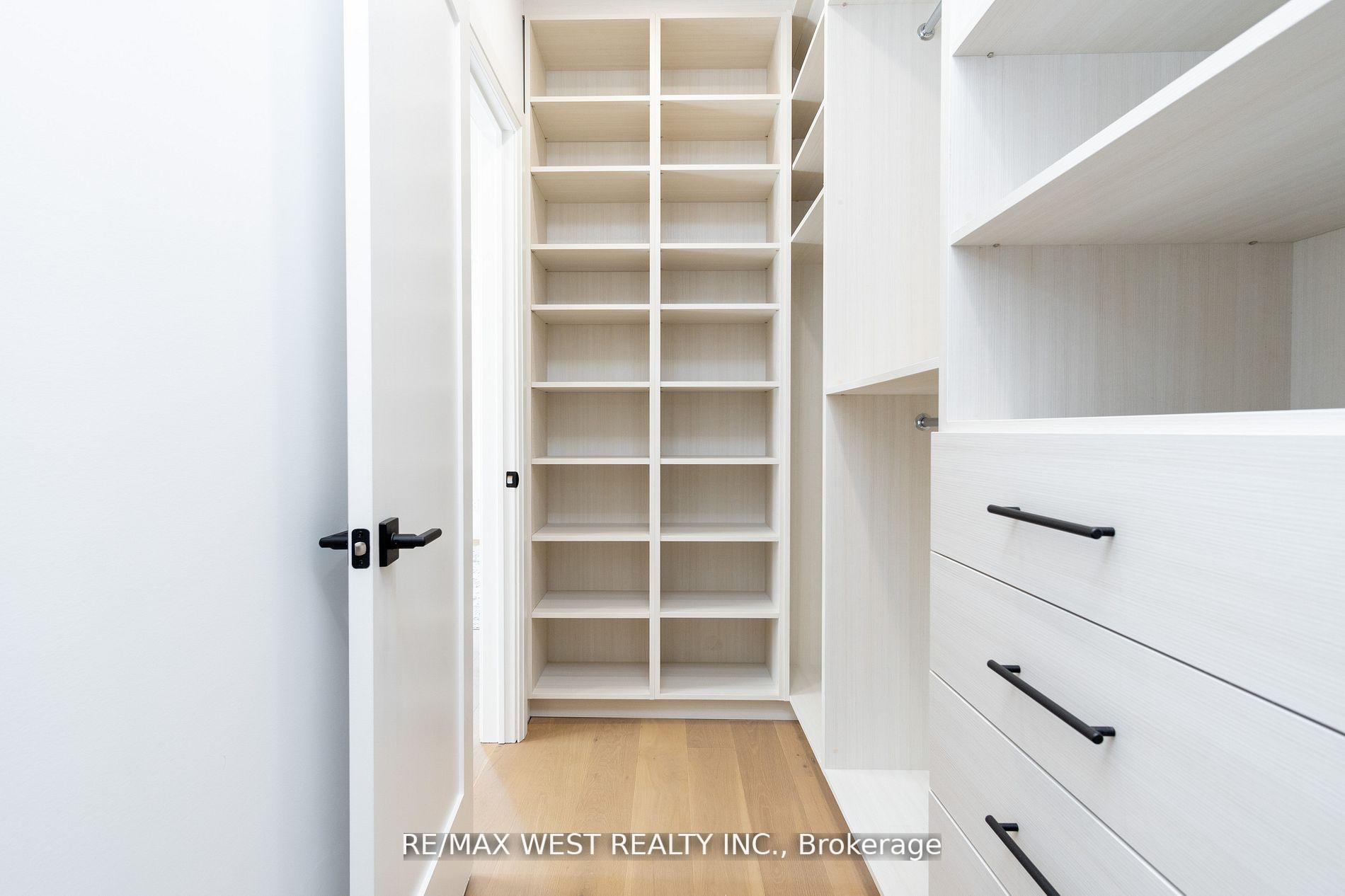 Photo 23 of 1384 Pape Avenue, Toronto, Broadview North — HOMEH