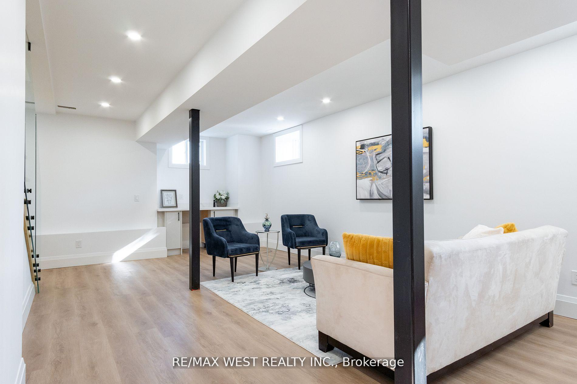 Photo 25 of 1384 Pape Avenue, Toronto, Broadview North — HOMEH