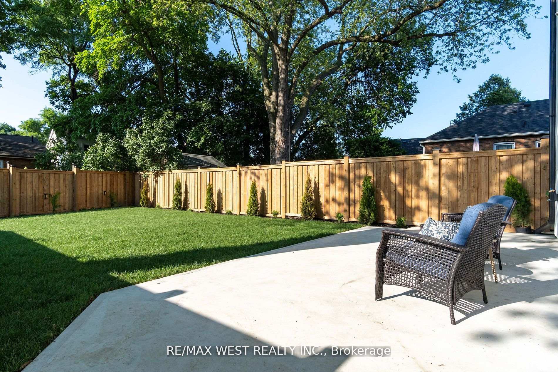 Photo 30 of 1384 Pape Avenue, Toronto, Broadview North — HOMEH
