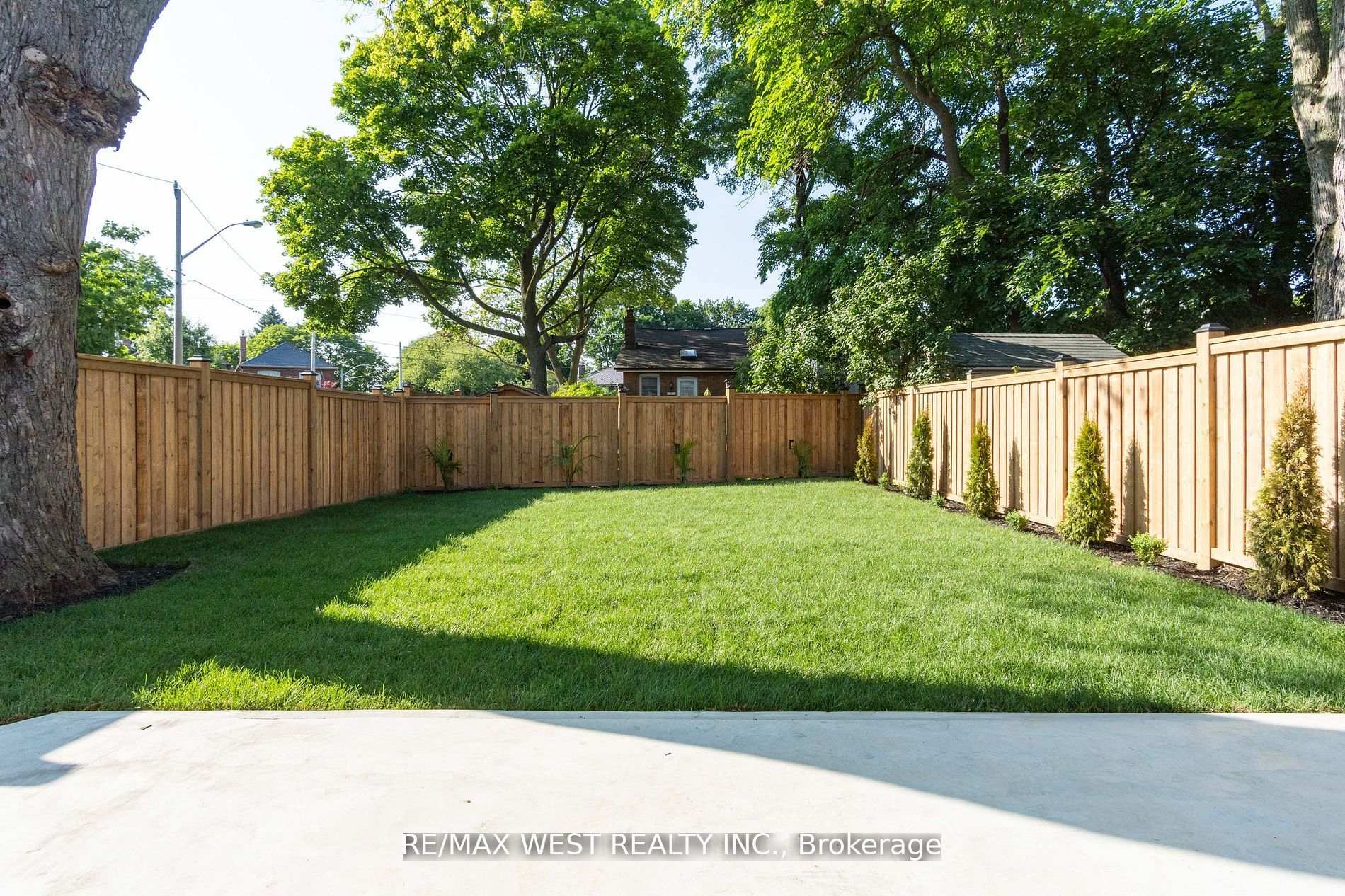 Photo 33 of 1384 Pape Avenue, Toronto, Broadview North — HOMEH