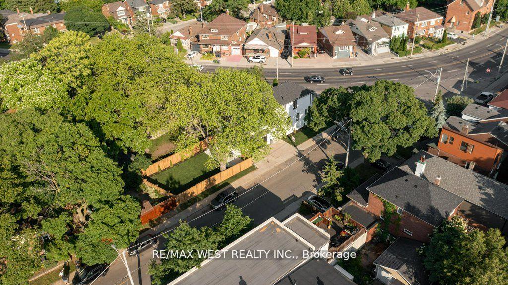 Photo 36 of 1384 Pape Avenue, Toronto, Broadview North — HOMEH